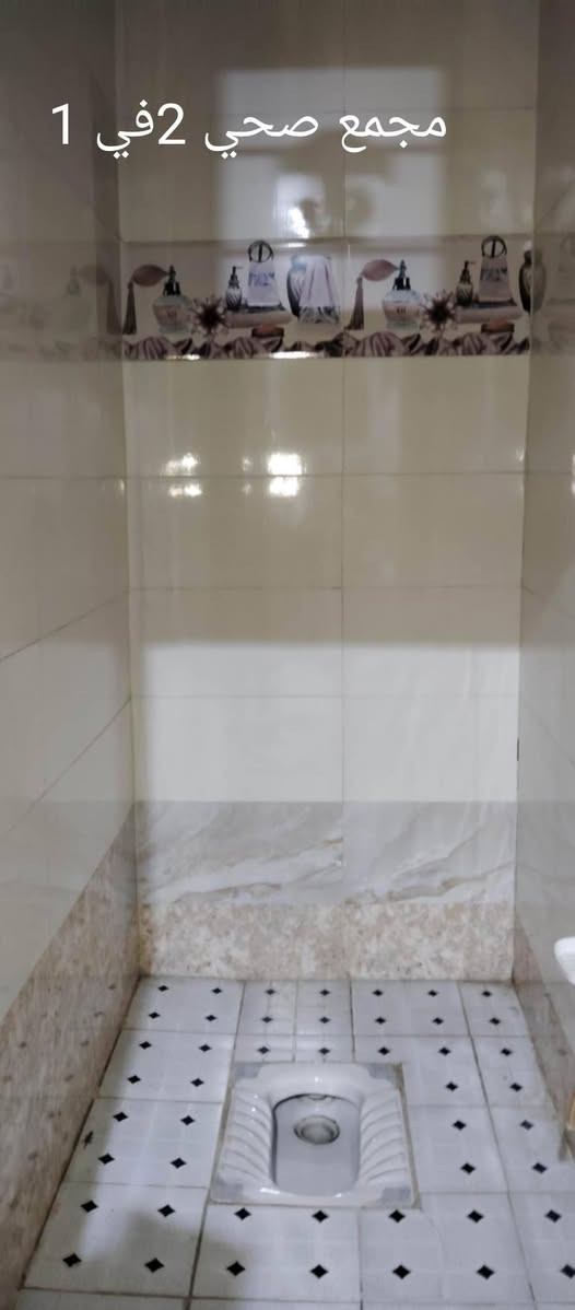 مجتمل طابو صرف للبيع المساحه 125 الواجه 12اونص والنزال 10 البيت طابقين غرفتين نوم وصالتين وحده بالطابق الأرضي والثانيه بالطابق الثاني استقبال مطبخ صحيات داخليه اوخارجيه منور للاستفسار الاتصال على الرقم ***********
