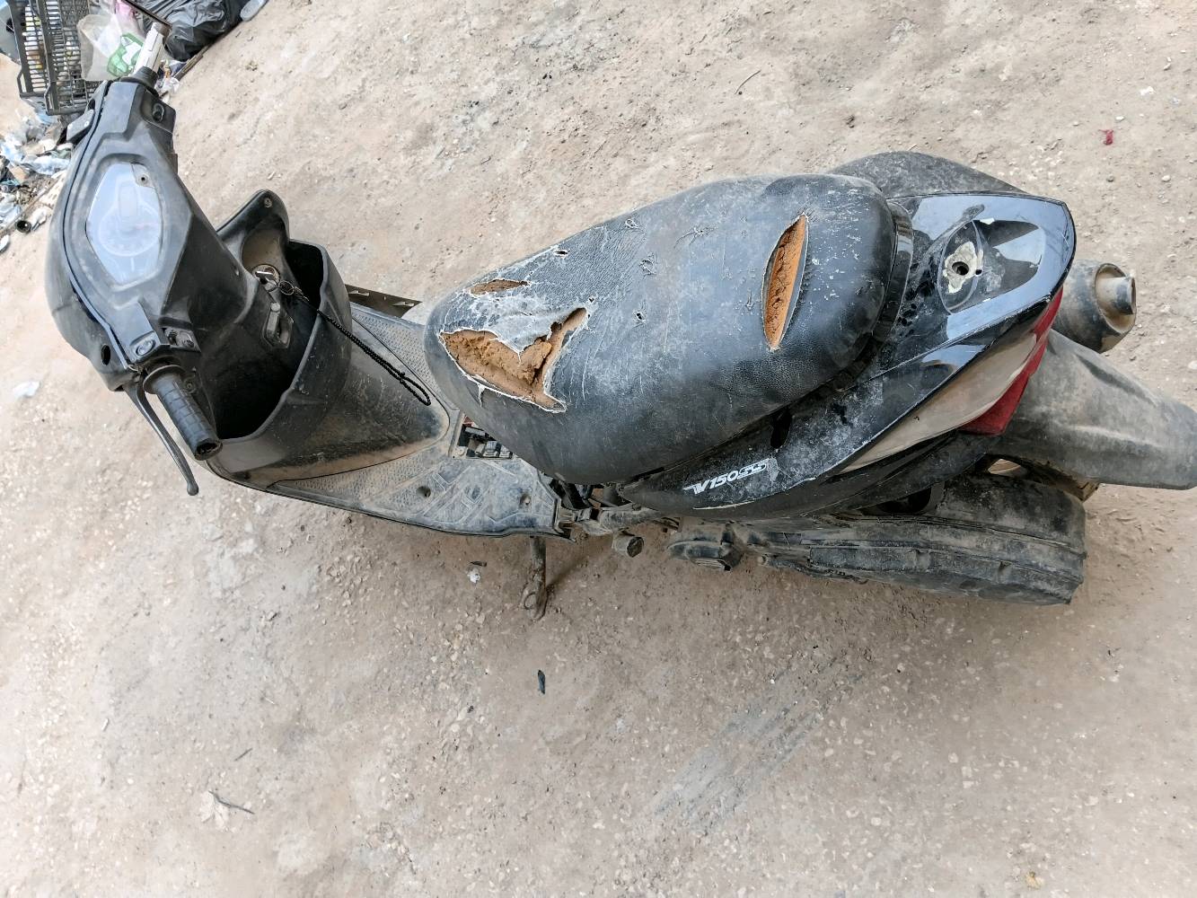 سلام عليكم 
دراجة بريز ثعلب ياباني متروكه للبيع 
الدراجة ما كايمه بس بيهل عطل كهربائيات وعفتها 
نوزلات شغالات ابيعها كوم حديد ب 75 مستعجل 
تواصل خاص او *********** 
مكاني كربلاء شارع ميثم التمار