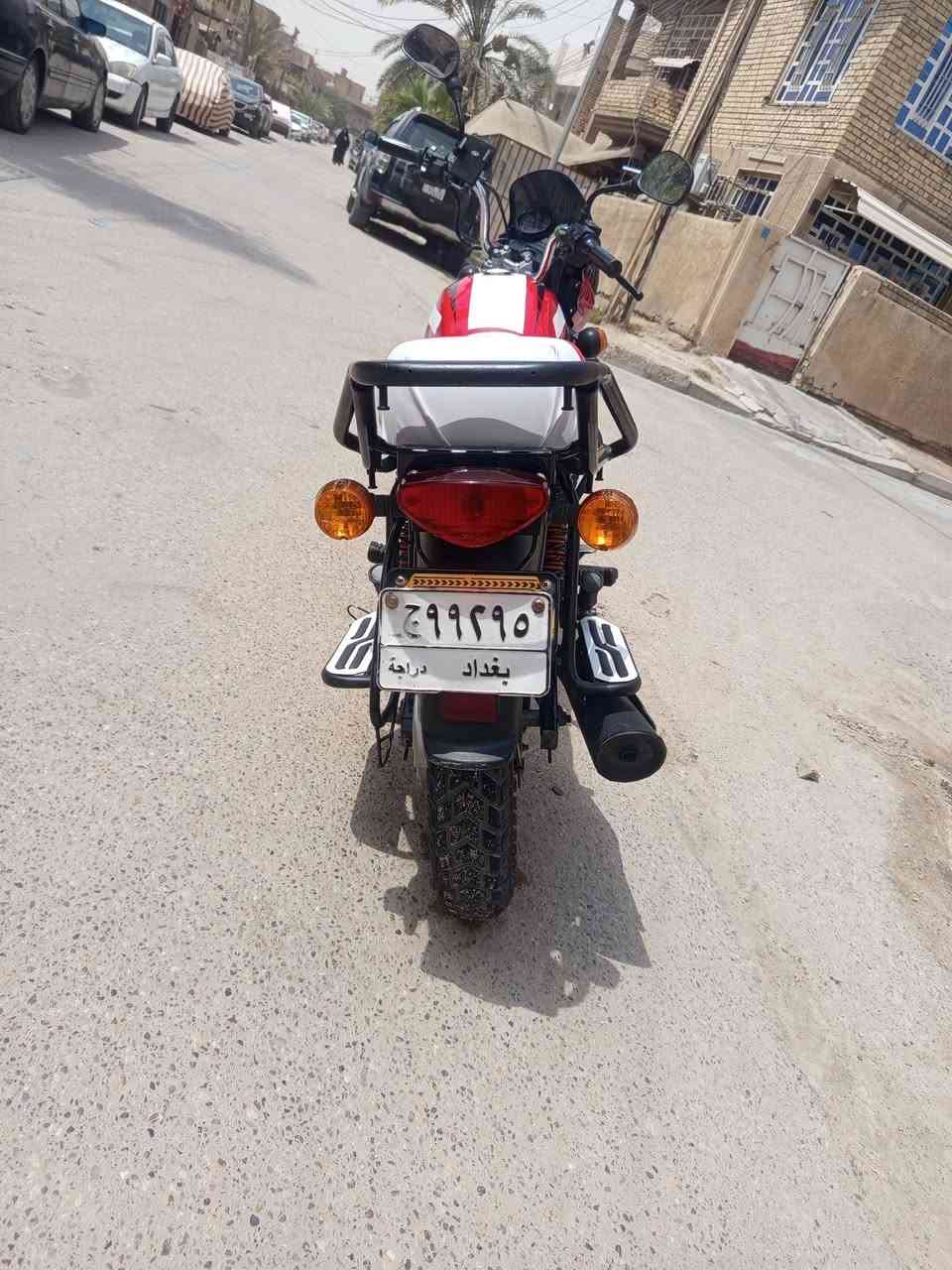 السلام عليكم شباب بوكسر جبلي موديل 23 طالعة بل25 كفالة عامة ربع متصرف عليها رقم بغداد عربي تحويل نفس اليوم سعر 2500 وبيها مجال مكاني بغداد الامين الثانية شارع نواب رقمي للتواصل واتساب واتصال ***********
