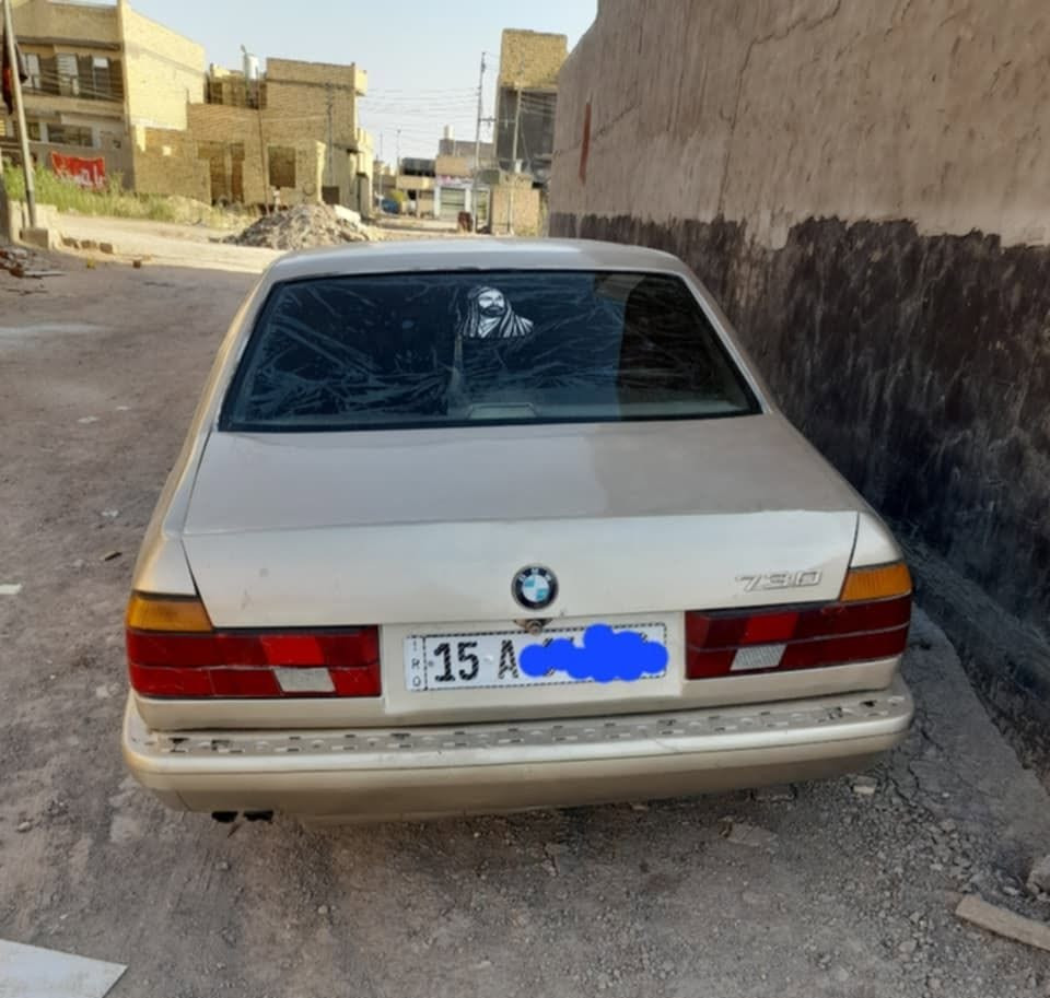 السلام عليكم ورحمة الله وبركاته 
للبيع سياره بي ام دبليو موديل١٩٩١ لون ذهبي رقم انبار 
جديد دولي انكليزي وهزة جديد السنوية لغاية ٢٠٣١ باسمي 
 مكينة وكير نظاف شرط الشغل والنظافة كير اتوماتيك
 سياره حلوة ومرتبا ونازكة ونظيفة ورخيصا
 اطلع بيها تراي للسعودية السعر ٢٥ $    
ملاحظة بيع فقط بدون مراوس / للاستفسار  ***********
.
