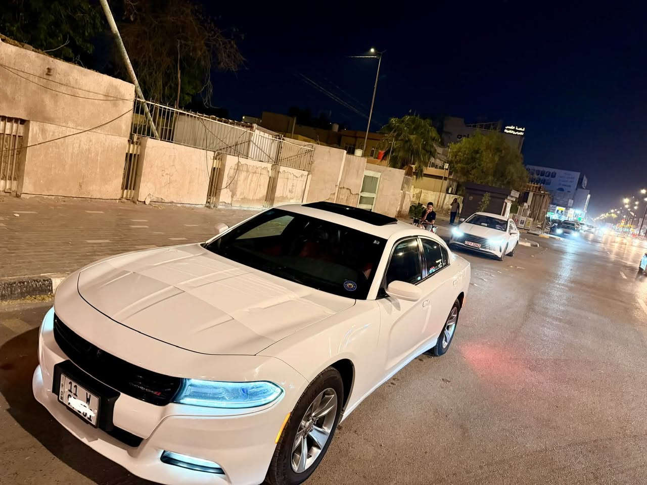 جارجر 2018 خليجي كلين تايتل V6 3600 
2 ويل رقم بغداد تحويل مباشر فول موصفات 
تشغيل عن بعد شفات ستيرن داخل جلد احمر تخم تاير جديد كير مكينه اكسل مكفول بدون نواقص السياره جاهزه
 مكانها بابل شارع الجمعيه
 ***********
