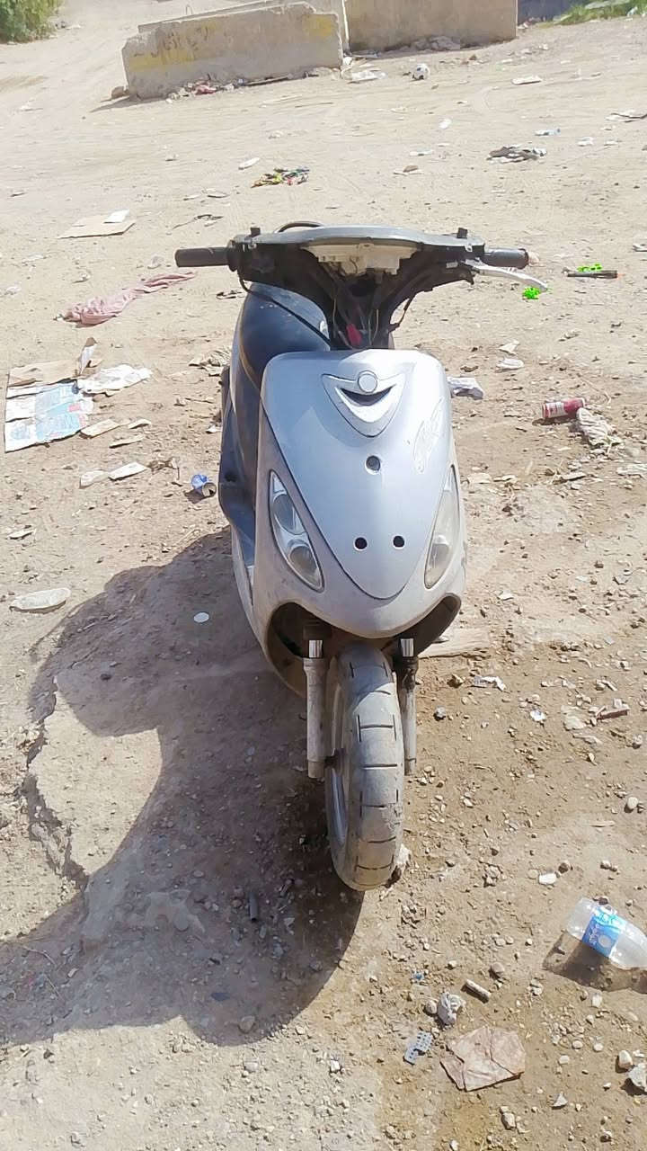 السلام عليكم دراجه ماكس دراجه بيها صالونزا اف ام كلتشات رياضي كلتش ابو النجمه منغولي دراجه بيكاربريتر تشتغل وتطفى دراجه سيلفي وهندر شغال كهربائيات شغالات ماكينه خيره من الله لا نروح ولا تنقيص كفرات بلادي تايرات جدد جيلاتين دراجه حلوه قاعده نقصها الدراجه بس كابريتر جيب كابريتر نقره تشتغل السعر 300 وبي مجال للشراي رقم التليفون بي واتساب *********** مكاني بغداد السيديه
