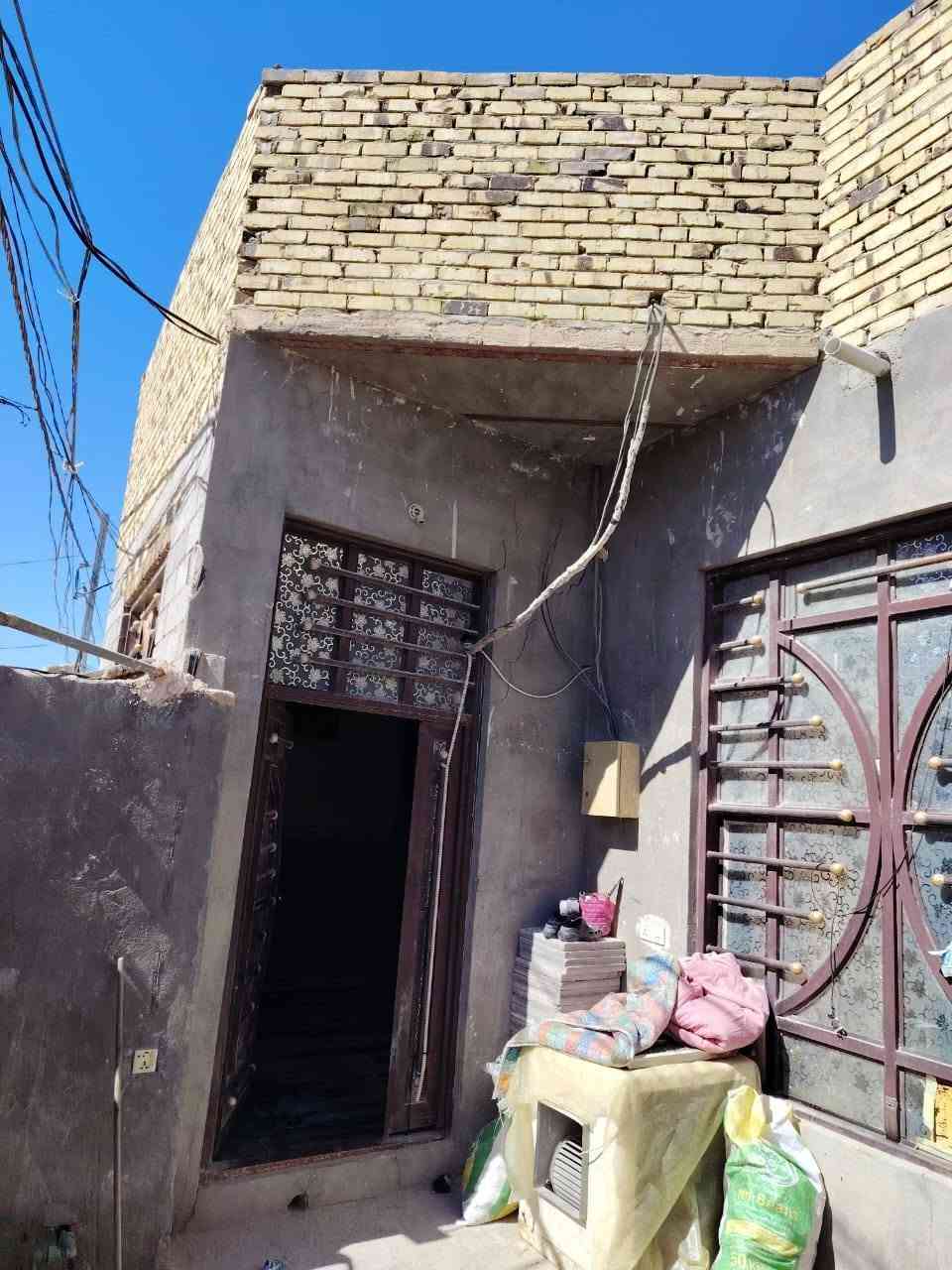 بيت زراعي للبيع مساحه 150 متر الموقع  مقابل سيد جودة قرب المجمع السكني القديم السعر 48 مع المجال
***********
