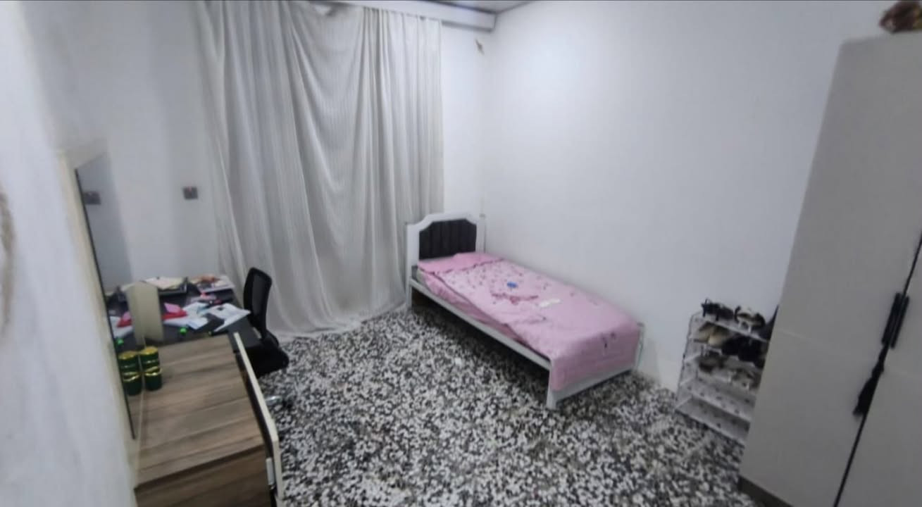 للرهان  دار [  150  متر  ] جديد خلف سكلة الكرعاوي 

حي ميسان 

المحتويات 

غرفتين  +  صاله  +  استقبال  +  مطبخ  + 
صحيات __ داخلية  + صحيات __ خارجية 
منور  +  طارمة 

رهينته  [  25  مليون ] 

للاستفسار 
***********
