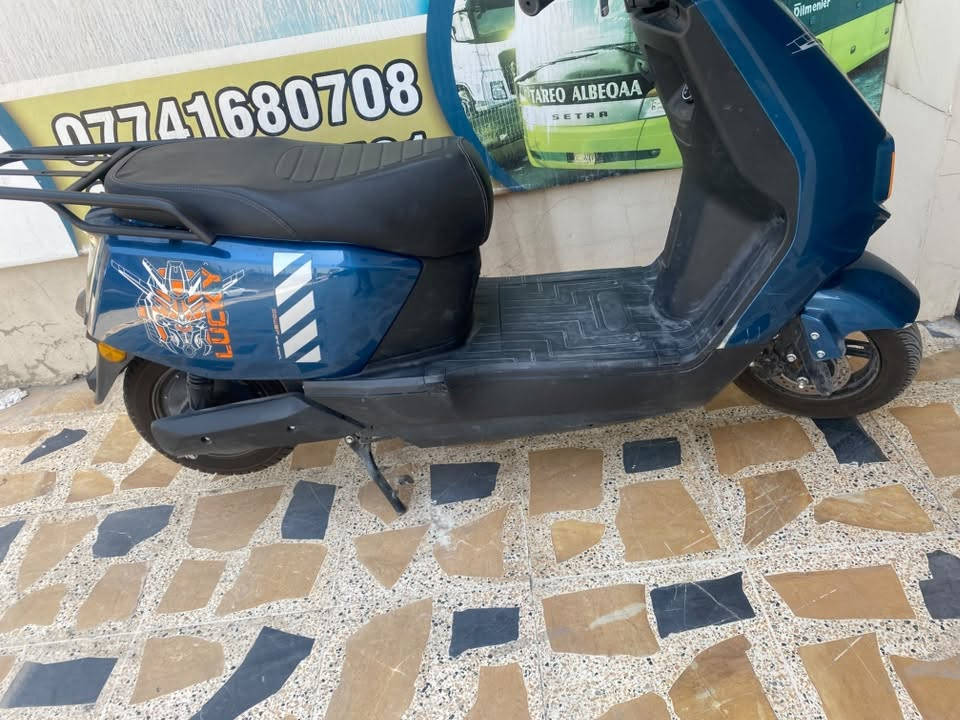 ماطور ماعرف اسمه 
يمشيك 70 كيلو بس حاليأ يحتاجله بطاريه او بطارتين 
السرعه 55
جديد مستخدم شهرين 
السعر 750
وبي مجال للطيبين 
مكاني موصل 
رقمي ***********
