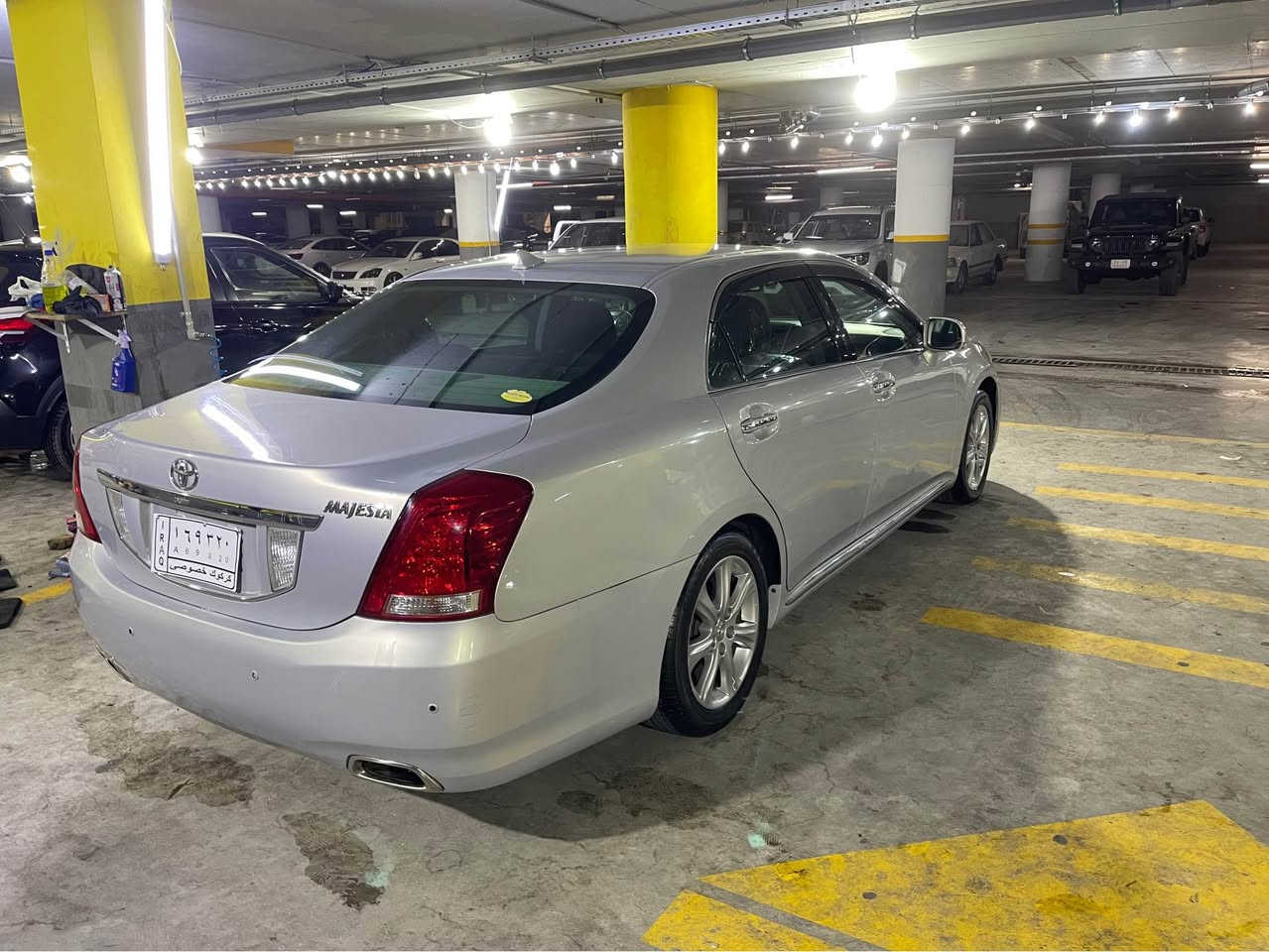 toyota majesta 2011
موسس  ٤٥$
فول موا سه فات به س به رده و جلدو سلايت نيه
مه كينه v8  ره نكى سلڤه ر به حرى
ته بريدو كه رمى به شه رت
بريكى به سراوه 
كيرو مه كينه به شه رت *********** السليمانية, العراق
