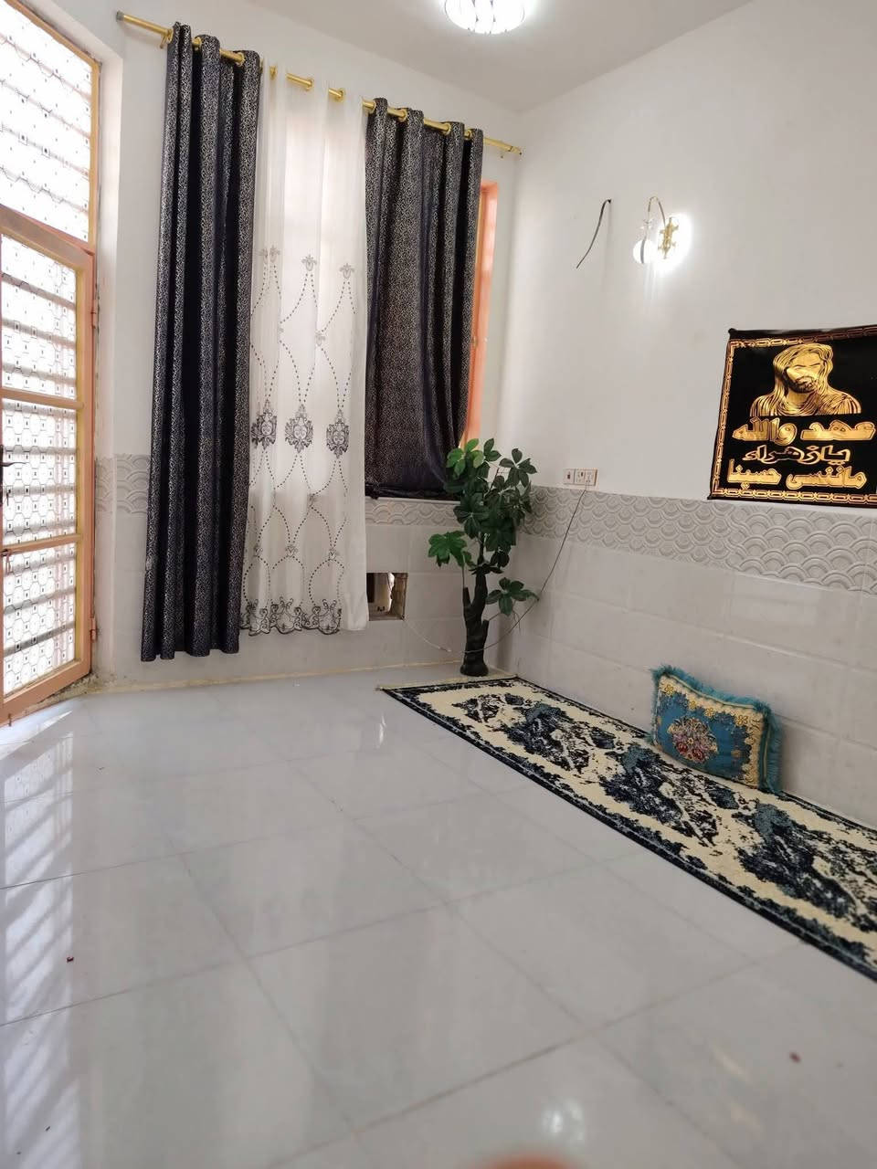 بل نجف  بيت البيع مساحه 110متر  البيت على  ساحه    مجمع بيتي ثاني مقابل مجمع سلطان سعر البيت 55ابيه مجال اتصال        على رقم  *********** *********** واتساب
