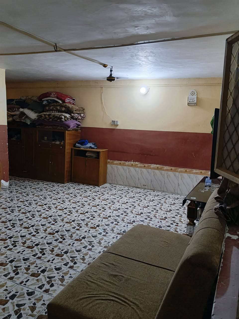 دار للبيع المساحه 125متر طابق واحد بناء نضيف 

حله ابو خستاوي طريق ياحسين قرب اسواق طريق الجنه 

خدمات كامله موقع حلوووو بناء نضيف قريب علا شارع كربلاء 

اصلاح زراعي مشمول بل تطويب ستمارة تمليك كامله خدمات كامله علا شارعين 

السعر 30 وبي مجال//***********
