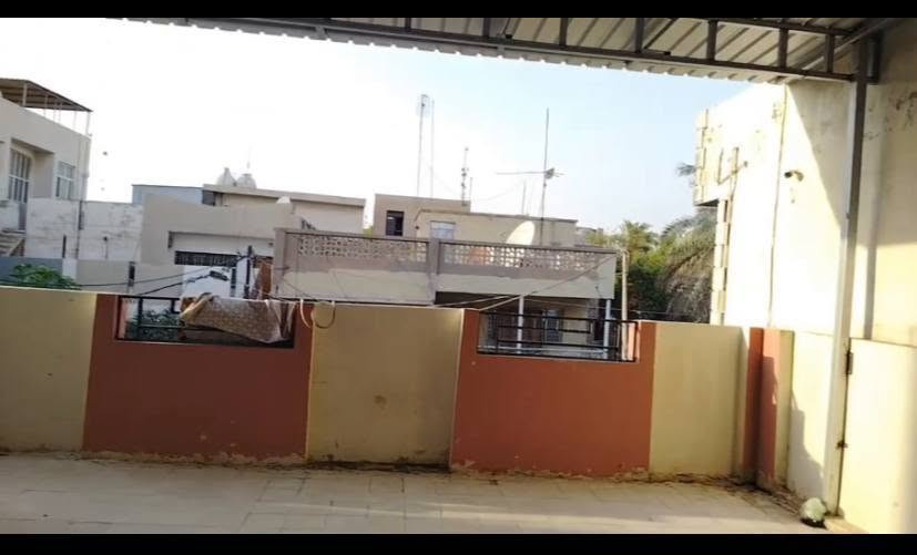 🏠✨ للإيجار – بيت واسع ومميز في بعقوبة ✨🏠

📍 الموقع المميز: بعقوبة – خلف سينما ديالى
📐 المساحة: 300 م²
🏢 الطابق: الثاني
🏗️ البناء: طابوك

💰 الإيجار: 275 ألف فقط

📞 للتواصل: ***********
📲 اتصال أو واتساب فقط
🏡 تفاصيل البيت:
• غرفة نوم واحدة 🛏️
• صالة
• مطبخ
• صحيات منفصلة
• سطح
• خطّار
✨ موقع مميز ومساحة واسعة، مناسب للسكن العائلي.
