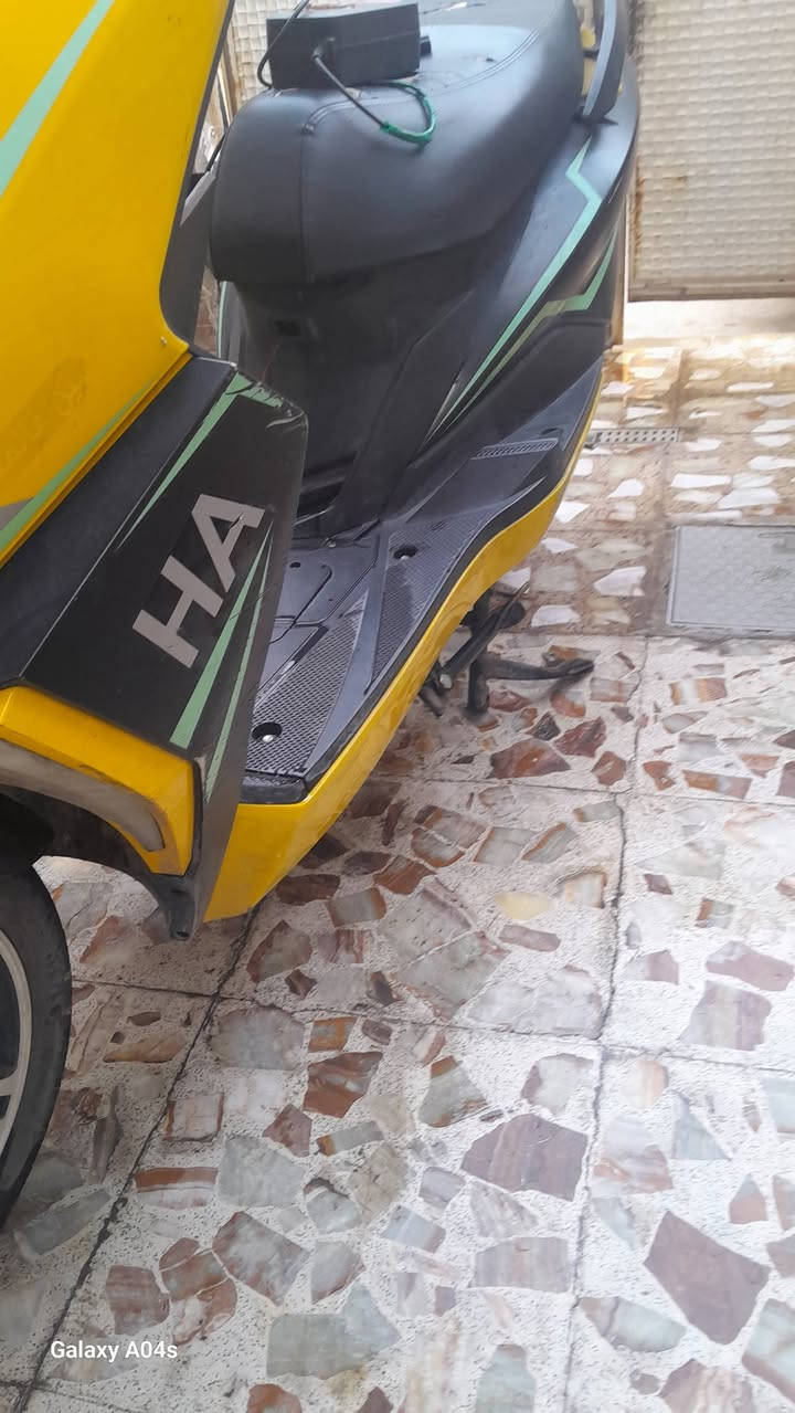 سلام عليكم دراجة سكنز شحن للبيع فقط نقص بطاريات فقط السعر 550 المكان الأمين الثانية
***********

نص مكتوب في الصور:
- Galaxy A04s