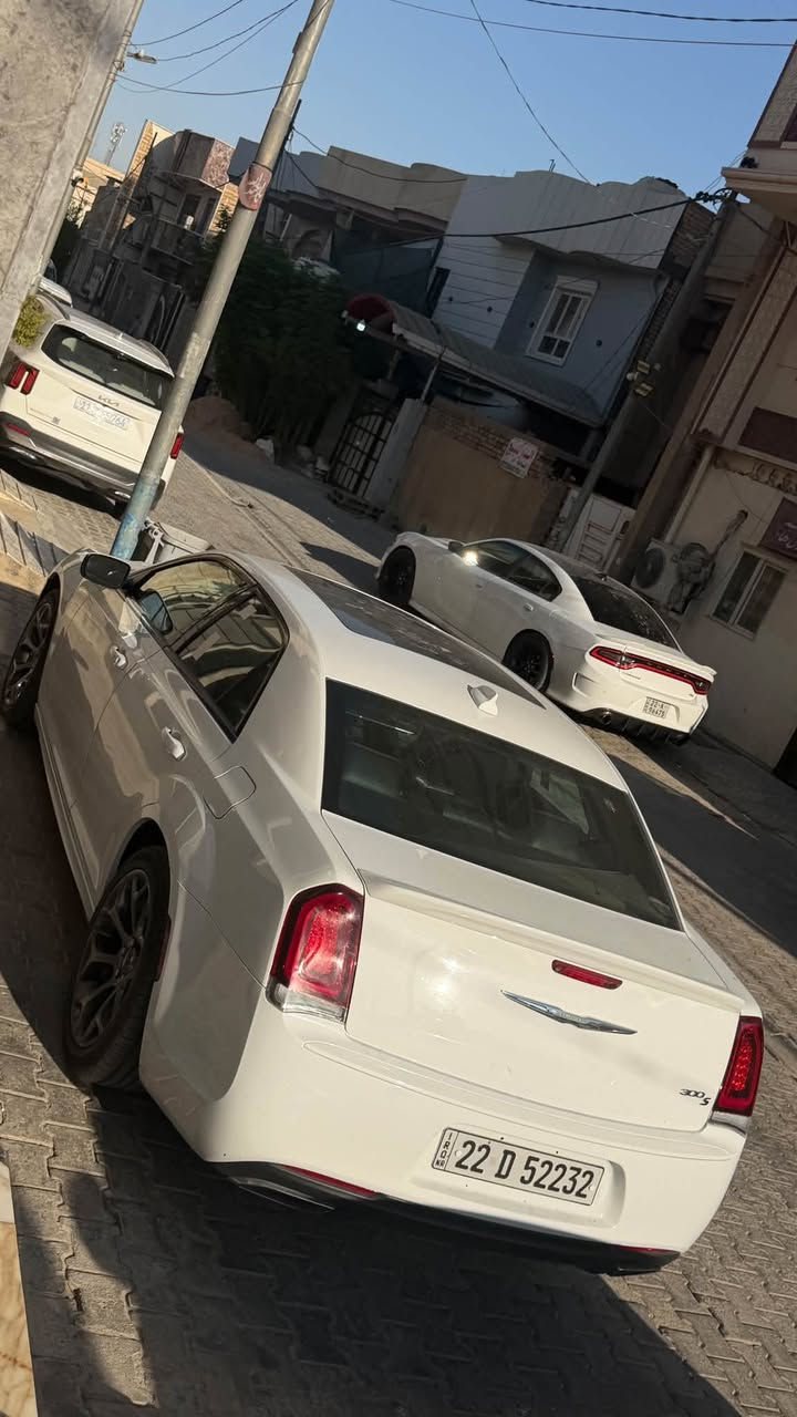 كرايسلر S300 2018فول مواصفات كندي ماشية 120 الف كيلو متر كلين تايتل محرك كير كفالة تبريد ثلج حدادية جديدة تخم تاير جديد السعر 270 ورقة قفل 
***********
