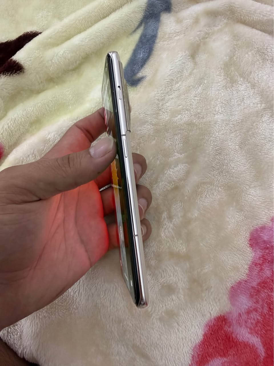 OnePlus 11 5G.  

Ram 16+12

rom  512 GB

Gpu  . snapdragon 8 gen 2 

battery 5000 

charge. 100w
 
شوێن : هەولێر
 گەیاندن نیە 
بەس کەڤەری لەگەڵە بۆ پۆبجی ١٢٠ فریم. کەمەک وردە شوختی هەیە لە ئیتاڕی . تەبحی تیک تۆکی هەیە بەحاڵ ئەی بینی .
نرخی 440 هەزار 
*********** أربيل, العراق
