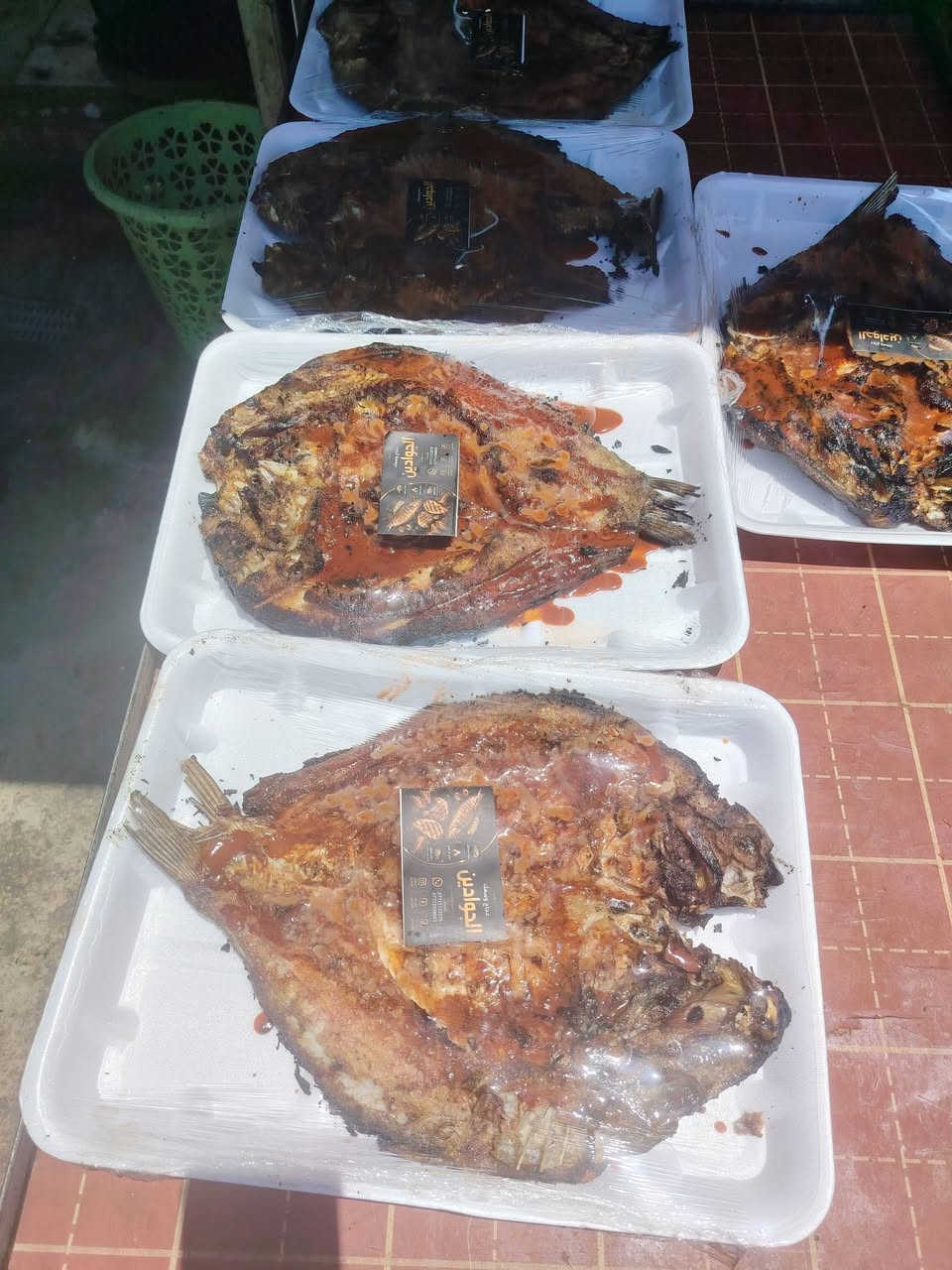 سمك مسكوف • دجاج ذبح • أجنحه فحم