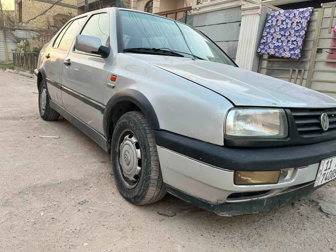 السلام عليكم گولف فنتو للبيع سياره موديل 1992 مكينه 1800 مكينتها تصرف كير مكفول كهربائيات مكفول تبريد شغال باقي السياره خير من الله معمرها على ايدي بأسمي تحويل ثاني يوم رقمها بغداد 
السعر 43 وبيها مجال للطيبين
***********
