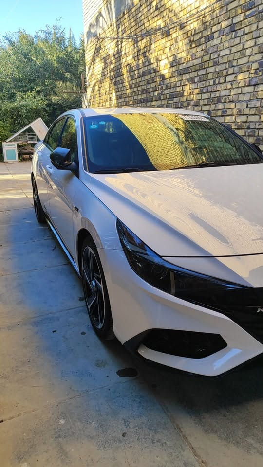 Hyundai Elantra N Line
السنة: 2023
الوارد: أمريكي 
:
 • محرك 4 سلندر 1.6 لتر تيربو
 • قوة تقريباً 201 حصان
 •ماشيه 23
 • )
المواصفات (N Line):
 • تصميم رياضي N Line
 • جنوط رياضية مميزة
 • مقاعد رياضية بلمسات حمراء
 • شاشة وسطية كبيرة
 • لوحة عدادات رقمية
 • Apple CarPlay + Android Auto
 • كاميرا خلفية
• حساسات خلفية
 • مثبت سرعة
 • دخول وتشغيل ذكي
 • مكيف أوتوماتيكي
 • مصابيح LED
 • نظام الثبات الإلكتروني + ABS
 • نظام إنذار + قفل مركزي
ردارخلفي 
رادارامامي 
ردار جانبي
سعر 160
ذي قار بسمي 
عنوان ناصريه
***********
⸻
