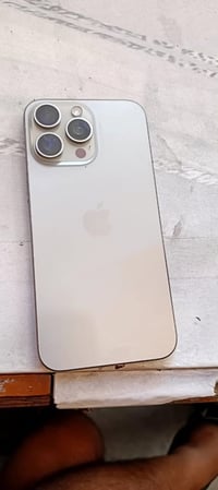 آيفون ١٥ برو ماكس • بطارية ٨٢% • نضيف