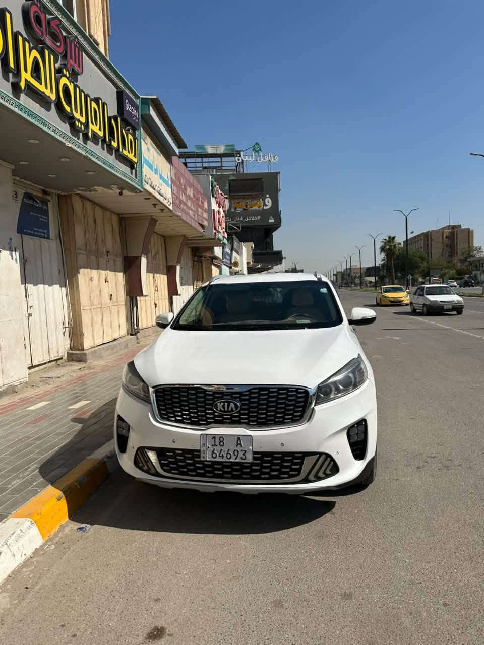 سلام عليكم سورنتو مديل19شكل20 سياره خليجه
حداديه ومكينه وكير كفاله
سياره بيها مكانات صبغ بس بيها حزام 
تبريد 3قطع 
مكينه 6
كشنات جلد 
داخل لونين 
كشن كهربائي 
مري شفط 
اشاير بل مري
سياره بسمي تحويل ثاني يوم 
مكان السياره بابل 
رقم الهاتف ***********
