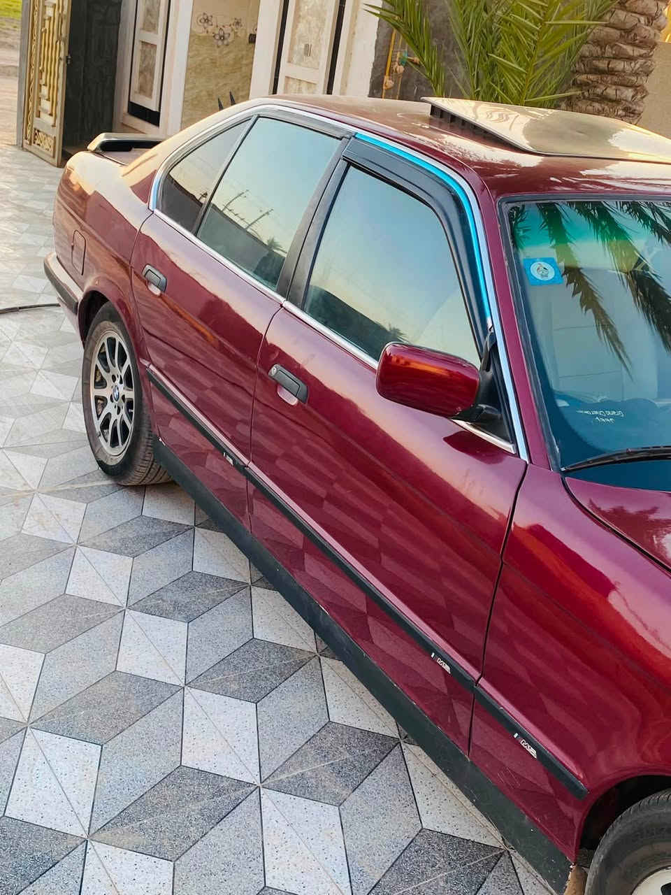 520 مسكر عدل اصل بليته وسنويه موديل91رقم صلاح الدين بااسمي مكفوله من والگص والخياس مصبوغه جماليه من الخارج فقط صبغ درجه أولى  
كير عادي جديد
 والمحرك جدد 

الحداديه كالها جديده 

منظومة تبريد جديده مجمده 

الكهربائيات كلها شغاله وبلاد بدون جطل 

تخم تاير جديد وباتري جديد 

الحماوه ثابته صيف وشتاء تحت النص 

المواصفات فوول 

فتحه سلايت 

كشنات جلد 

5 ويل كب اصلي 

شاشه اندرويد اتصال 

السعر 50$ بيهه مجال

العنوان الانبار الكرمه

***********صاحب السياره
