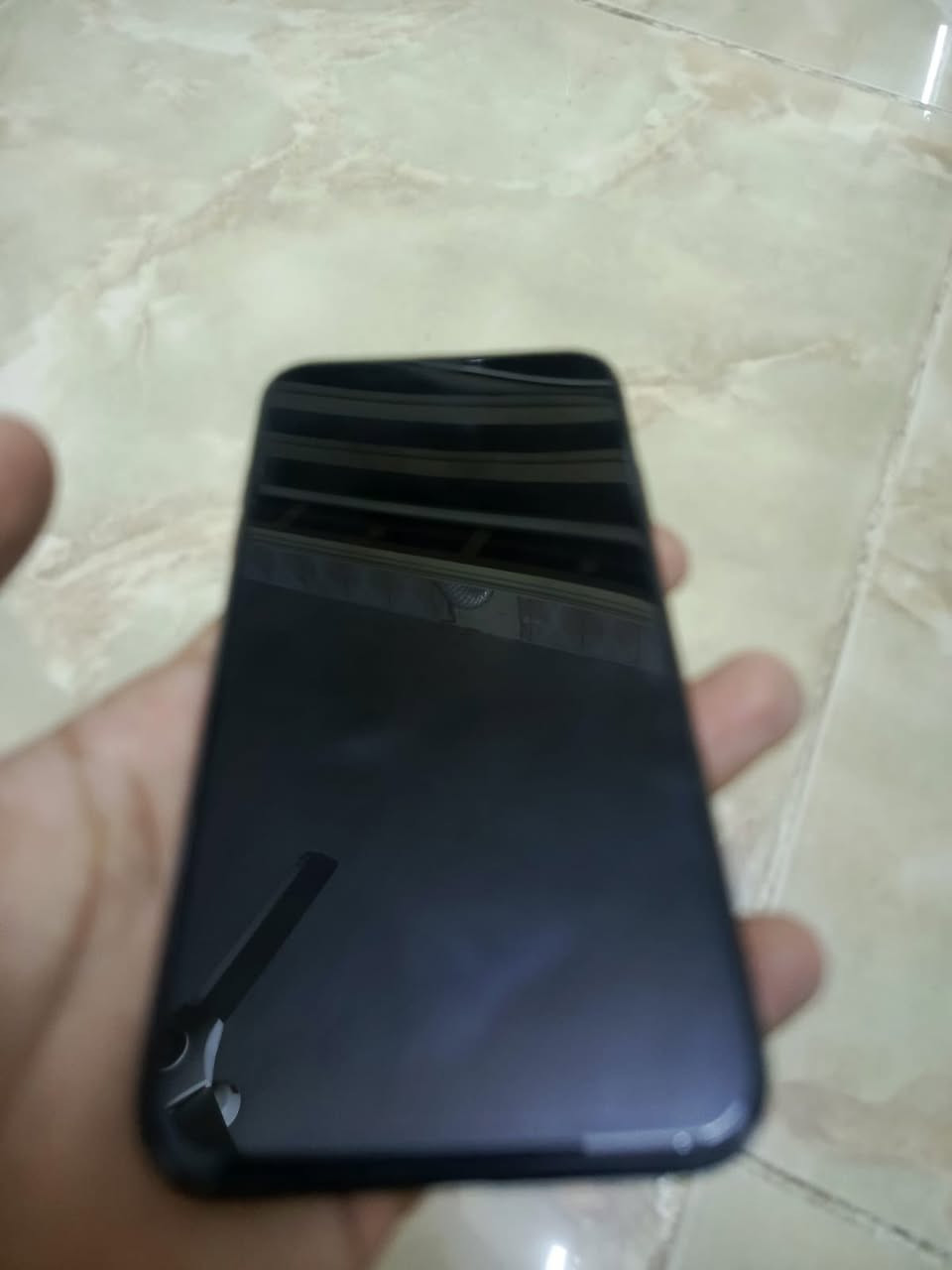 جهاز اكس آر نهايته 100. بطاريه ٧٣ بي بي ضربه بل شاشه ما مئثر كامرات شغاله وفول شرط أنطيك وفيس إيدي شغال كلشي شغال بي بس افطر بي بشاشه  ما مئثر رقمي ***********
