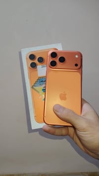 IPHONE 17 PRO MAX ESIM بطارية 99 غراضة كاملات  نضيف الجهاز  0772235201...