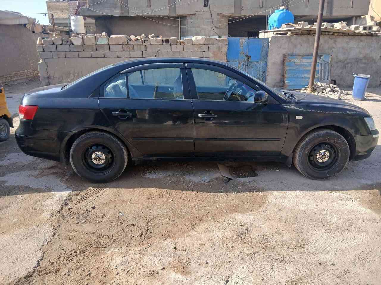 السلام عليكم 
سوناتا للبيع موديل 2007 
مكينه 2000 دوش 
للاتصال ***********
