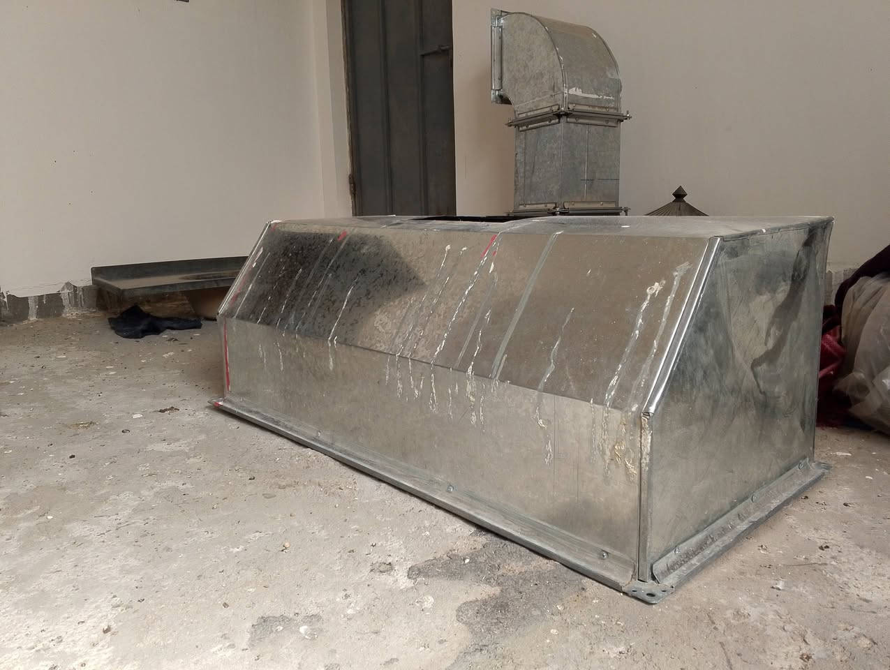 غراض كافتريا كلهه جدد وميز ستيل قياس 200في 60 للبيع بسعر مناسب اليريدهه يراسلني واتساب ***********
