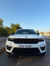 ‏⚙️ ( jeep )جيب جراند شيروكي 2025 Laredo (بلاك ادشن) : ضربتها خفيفة كل...