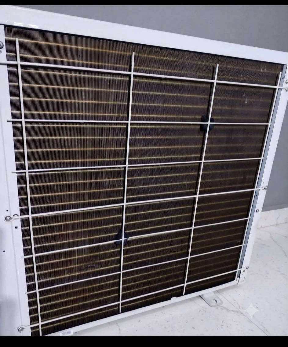 سبالت توسوت حجم (طن وربع ) عدد 2 خوات 
داخليه الضخمه 13000الف BTU 
انفيرتر يشتغل علسحب على 3 امبير  
تدفئة تبريد 
غاز 410 اجهزه نظافه 💯%  
بلاديات شركه بدون اي تصليح 
ملحقاتهن كامله 
بواري ريمونت قاعده وايرات
 وغازهن مقفول يعني جاهزات من كلشي 

سعر الجهاز 375 
اذا ثنينهن 700 

📍 مكاني بغداد الرصافه 
📞للاتصال بالرقم ***********او وتساب
يوجد خدمة توصيل 🚛 داخل بغداد
