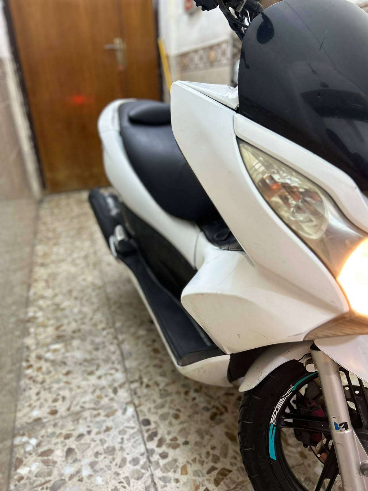 PCX • جيل اول • ١٢٥