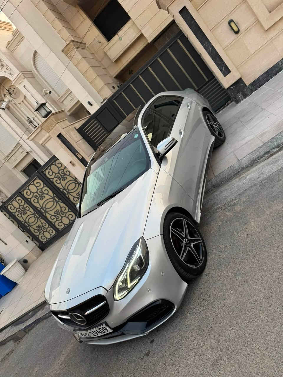السلام عليكم
مرسيدس e350 2016

السيارة فول مواصفات

 

بانوراما

كشنات جلد

كشنات كهرباء

كشنات خزن ميموري

بردة خلفية

تدفئة كشنات

ستيرن كهرباء

حساسات امامي وخلفي

مري شفط

سماعات هارمن كاردون

كت كامل مع بنيد مال e63

وبعد بيها هواي مواصفات

ماشية ٩٦ الف

السعر ١٨٠ وبي مجال

حادث السيارة جاملغ وبنيد بدون ايرباك

مكان السيارة بغداد المنصور

***********
