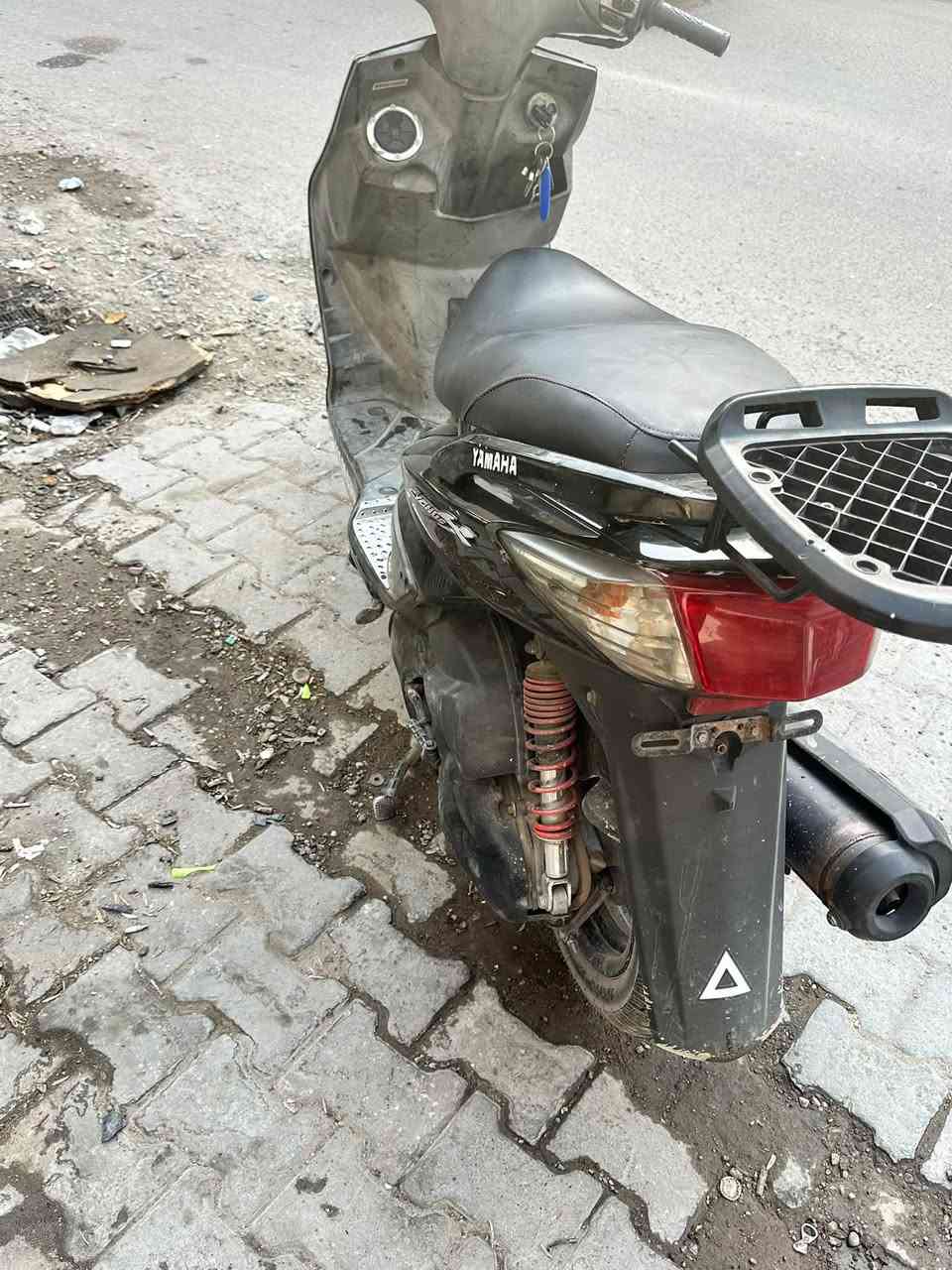 سكنس فحل نازله صار شهرين للبيع كفاله كشر ومكينه مفتوحه الدرجه حلوه ومناقصها شي للبيع السعر 900 الاتصال ***********
