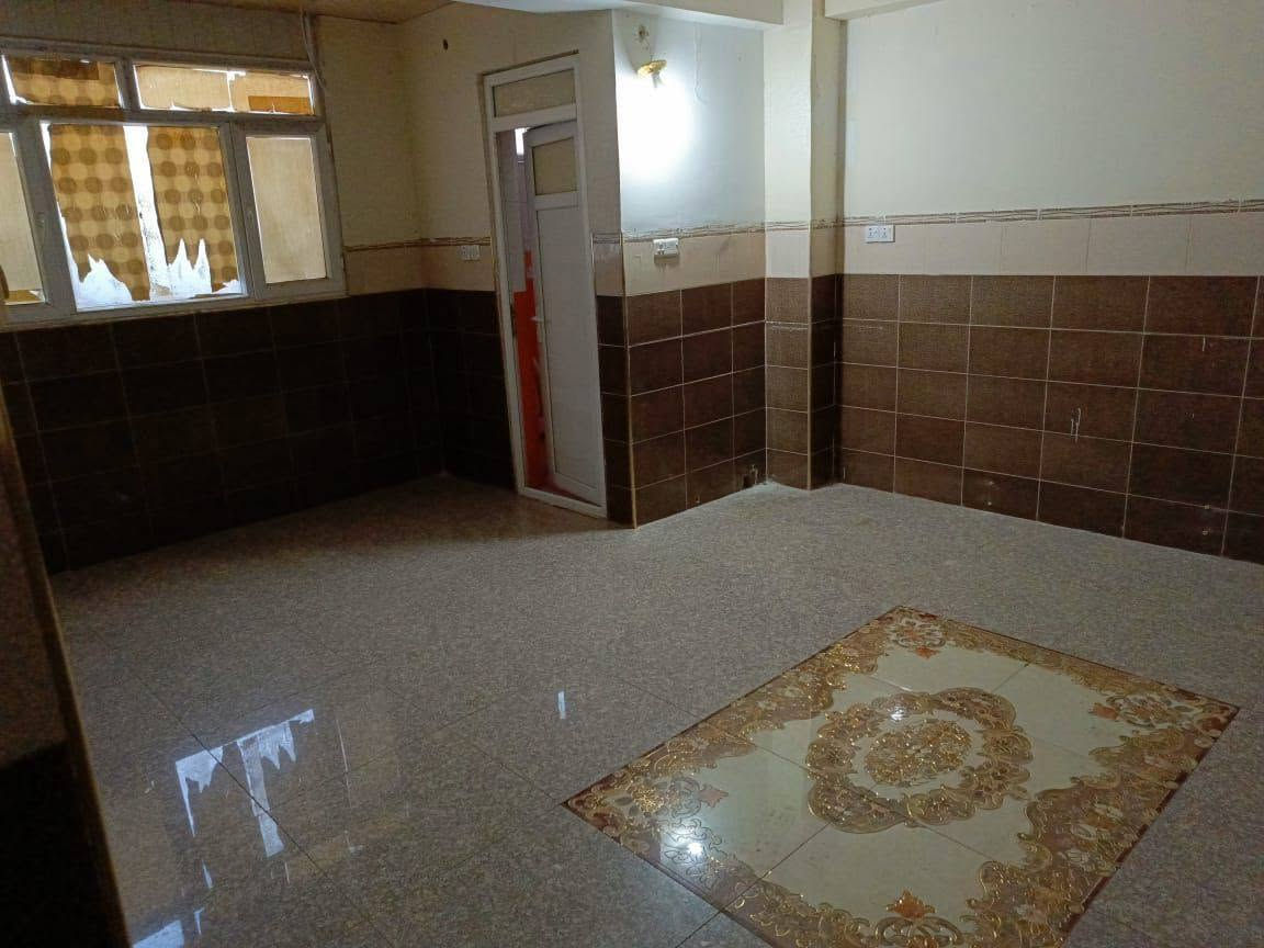 سلام عليكم شقه للايجار المساحه 120 متر العنوان كربلاء الجمعيه مقابل الدباغ للاستفسار  ***********
