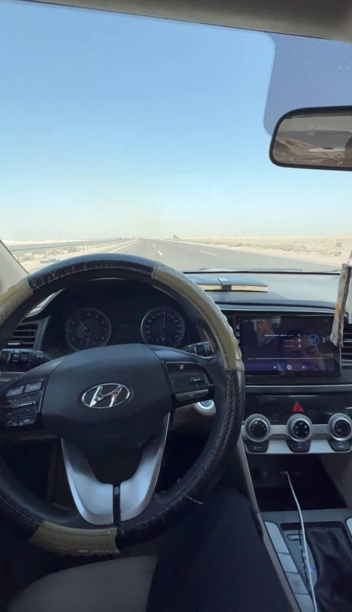 سلام عليكم  
النترا 2020 وارد خليجي كفاله عامه
سنويه للـ 2030
فول مواصفات
فتحة سقف
تحكم ستيرن
شاشه وكامره خلفيه
حساسات امامي خلفي
مري جانبيه كهربائيه 
كشنات جلد
تبريد قطعتين
*********** متوفر واتساب
