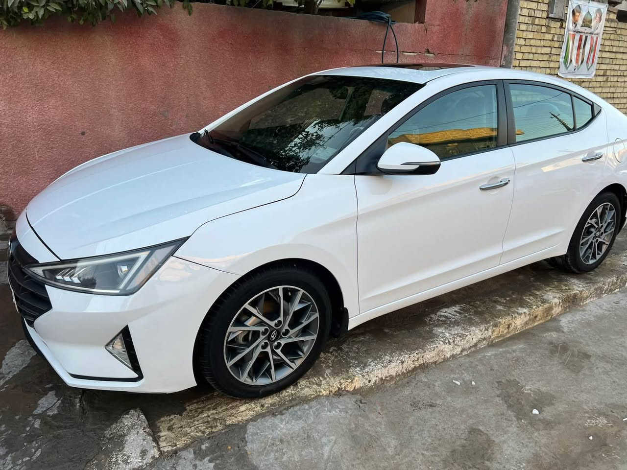 سلام عليكم النترا خليجية 2019سوناره بل صور فول واحد علا واحد مكينه 2000ماشيه 88مكان سياره بغداد الغزاليه سعر 144وبيه مجال ***********
