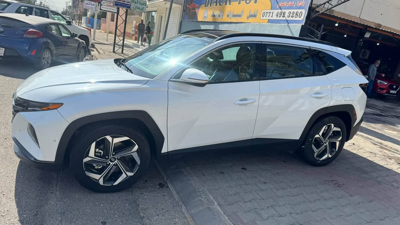🚘 للبيع هونداي توسان 2022 Limited VIP
السلام عليكم ورحمة الله وبركاته

🔥 هونداي توسان 2022 لمتد VIP – فول مواصفات

📌 معلومات السيارة:

* الموديل: 2022
* الفئة: Limited VIP
* المحرك: 2500 سي سي
* العداد: 80,000 كم
* الحادث: جاملغ وبابين
* السعر: 195 ورقة وبي مجال

✨ المواصفات:

1. بصمة تشغيل + تشغيل عن بُعد.
2. فتحة سقف بانوراما.
3. داخل جلد أسود.
4. كامرات محيطية 360 درجة – خمس كامرات.
5. دشبول رقمي متغير.
6. كشن السائق كهرباء + ميموري + تدفئة + تبريد.
7. كشن الراكب الأمامي كهرباء + تدفئة + تبريد.
8. فتح الكامرة عند الإشارة بالدشبول.
9. تقديم وترجيع السيارة آلي.
10. كشنات خلفية تدفئة.
11. جنطة كهربائية شفط.
12. أشاير بالمرايا.
13. رادارات 360 درجة.
14. كير دكم.
15. أوتو هولد.
16. ويل كب كروم 
17. إيقاف ذاتي.
18. تحديد مسار + قيادة آلية + تحكم ببعد السيارة والتوقف الذاتي.
19. شفتات ستيرن للكير العادي.
20. بجم فول زينون + LED خلفي.
21. وباقي مواصفات الـ VIP.

رقم بغداد باسمي

💰 السعر: 195 ورقة وبي مجال

***********
