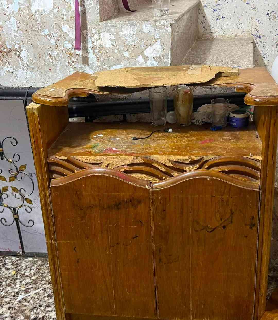 غرفة نوم مستعملة بس نظيفة للبيع السعر على هذا الرقم ***********مكاني بغداد دولعي
