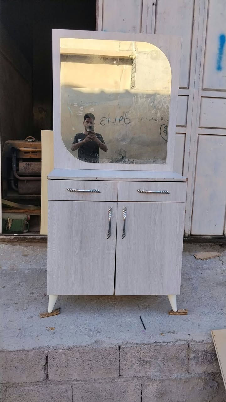 سلام عليكم اغراض للبيع مكان كركوك واحد حزيران يم الحصو ورمل لتواصل ***********
