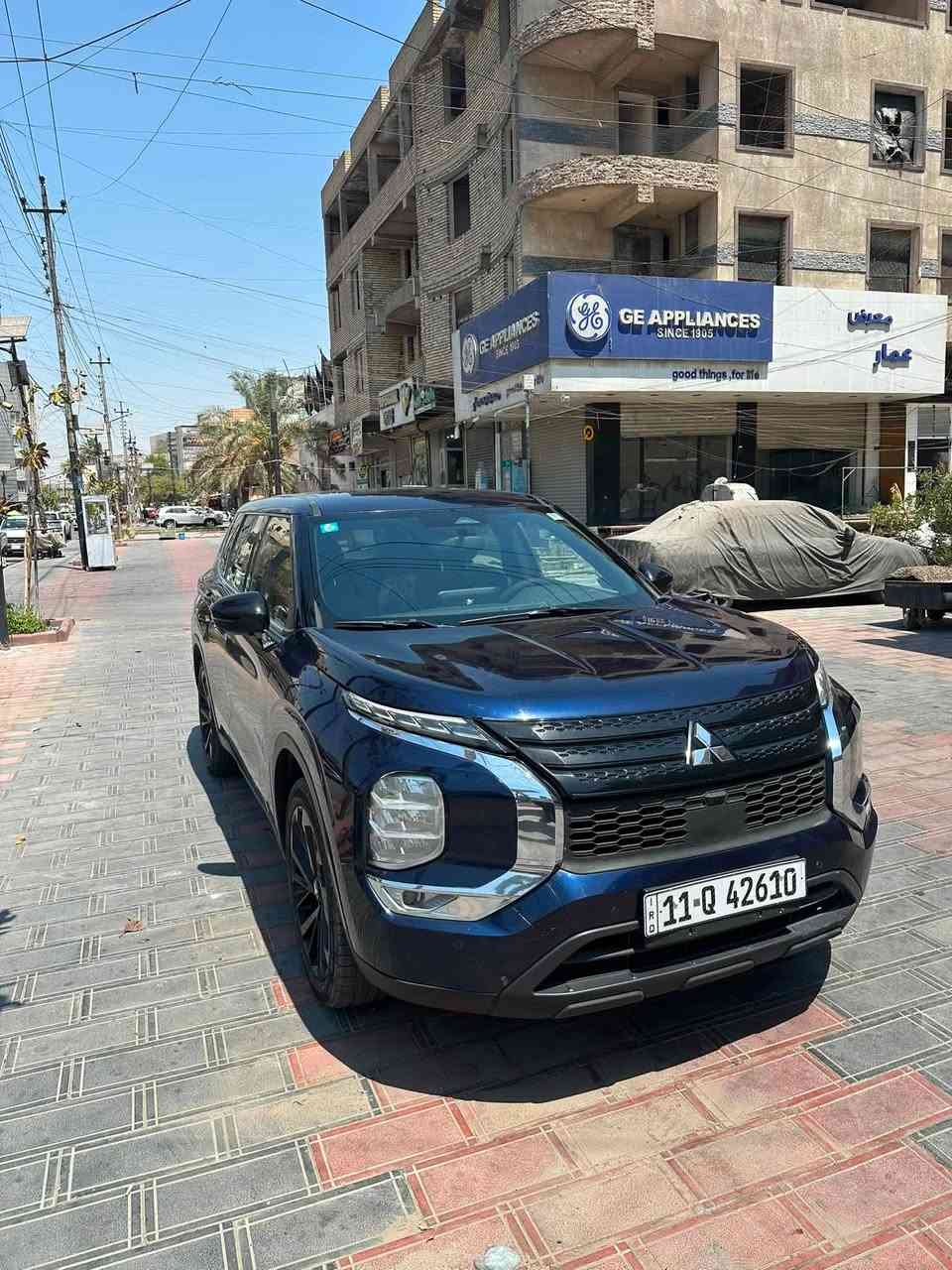للبيع اوت لاندر بلاك اديشن فول عدا الفتحه
حجم المحرك : 4 سلندر (2.5L) تنفس طبيعي 
الضرر : فقط بونيد تبديل قطعه وحده 
حادثها موضح بالصور
رقم بغداد باسمي ماشيه ٥٧ الف 
المواصفات : SE black edition 
شاشه عداد ديجتال 
شاشه حجم كبير تدعم واير ليس ابل كار بلي 
بصمة
ابواب بصمة
هاند بريك بصمة
دخول ذكي بصمة
4 كاميرات 360 درجه 
تبريد قطعيتن امامي وخلفي
صندوق كهربائي
مراية اشارة ورادار وكامره 
ويل كروم اسود مال بلاك اديشن 
تحكمات استيرن
اضاءات زينون كامل امامي وخلفي
حساسات امامي خلفي
رادار مانع تصادم امامي 
تحكمات ستيرن جهتين 
كروس سرعة
كير شفتات خلف الستيرن 
وضعيات قيادة 6 
هاند بريك بصمة 
نظام اوتو هولد 
نظام مانع الانزلاق 
عدد المقاعد 7 راكب 
مراه طي كهربائي 
السياره ما بيها ولا نقص جاهزه  من كلشي وحادثها مبين بالصور فقط صار تبديل بيها بونيد وبيها بارد هنا من ضربه دراجه بسيط بباب السكن
السعر ١٧٠ ورقه
اي استفسار اتصل ع الرقم ***********
مكان سياره بغداد العطيفيه
