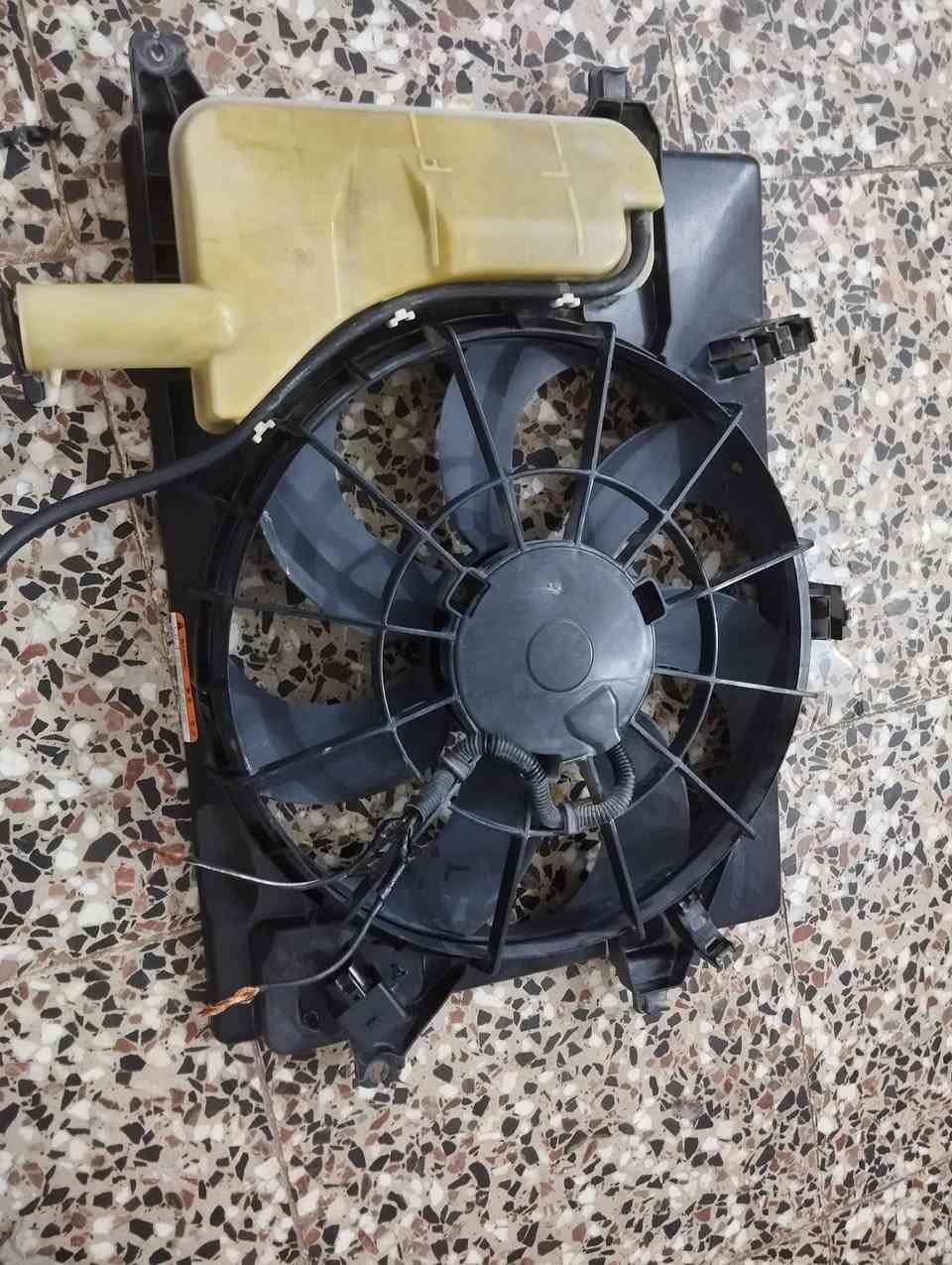 مروحة سيراتو خليجي ترهم على أغلب سيارات الكوري النترا فورتي بيه المكثف عاطل سعرالمكثف10الف على الفحص السعر المروحة 50الف 
ثلاث سرع تفخص يلله تاخذة صوندة مع دبة والمكثف موجود ولكن اعتقد بي خلل للبيع المكان الشعلة للتواصل ***********
وعندي مروحه تبريد عاصفة شغالة وجاهزة السعر 25الف 
شرط تفحص وتتاكد يلله تاخذهن
