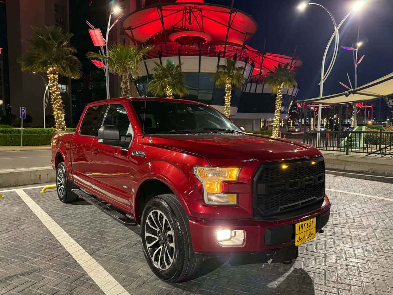 ## **فۆرد F150 - مودێل 2017**
@ * **مواستفات:** XLT (فول مواسەفات)٥
 * **مەکینە:** ٦ پەستن توربۆ (گێر و مەکینە بە شەرت، نەکراوەتەوە)
 * **بۆدی:** کورت / دەرگا گەورە (مەرغوب)
### **تایبەتمەندییەکان:**
 * شاشە گەورە
 * کوشین کەهرەبایی
 * کۆدی دەرگا
 * سوکان ڤۆلیۆم
 * تەحدید سورعە
 * **یاسایی:** تەحویل و غەرامە بە شەرت (یەک ملیۆن غەرامەی لەسەرە)
 * **نرخ:** ١٥٨ وەرەقە ($15,800) و مەجالی تێدایە
 * **شوێن:** هەولێر
### **پەیوەندی (واتساپ):**
 * ***************
 *## **فورد F150 - موديل 2017**
 * **المواصفات:** XLT (فول مواصفات)
 * **المحرك:** 6 سلندر توربو (Gear & Engine بشرط عدم الفتح)
 * **الهيكل:** بدي قصير / باب كبير (مرغوب)
### **المميزات:**
 * شاشة كبيرة
 * كوشن كهربائي (كرسي كهرباء)
 * كود على الباب
 * تحكم أزرار الستيرن
 * تحديد سرعة (مثبت سرعة)
 * **الحالة القانونية:** التحويل والغرامات بشرط (عليها مليون دينار غرامة)
 * **السعر:** 158 ورقة (15,800$) وقابل للمجال
 * **الموقع:** أربيل
### **للتواصل (واتساب):**
 * ***************
 * *************** ***************
