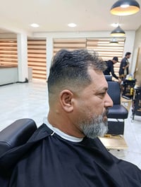 حلاق • ١٧ سنة خبرة • شارع المسبح