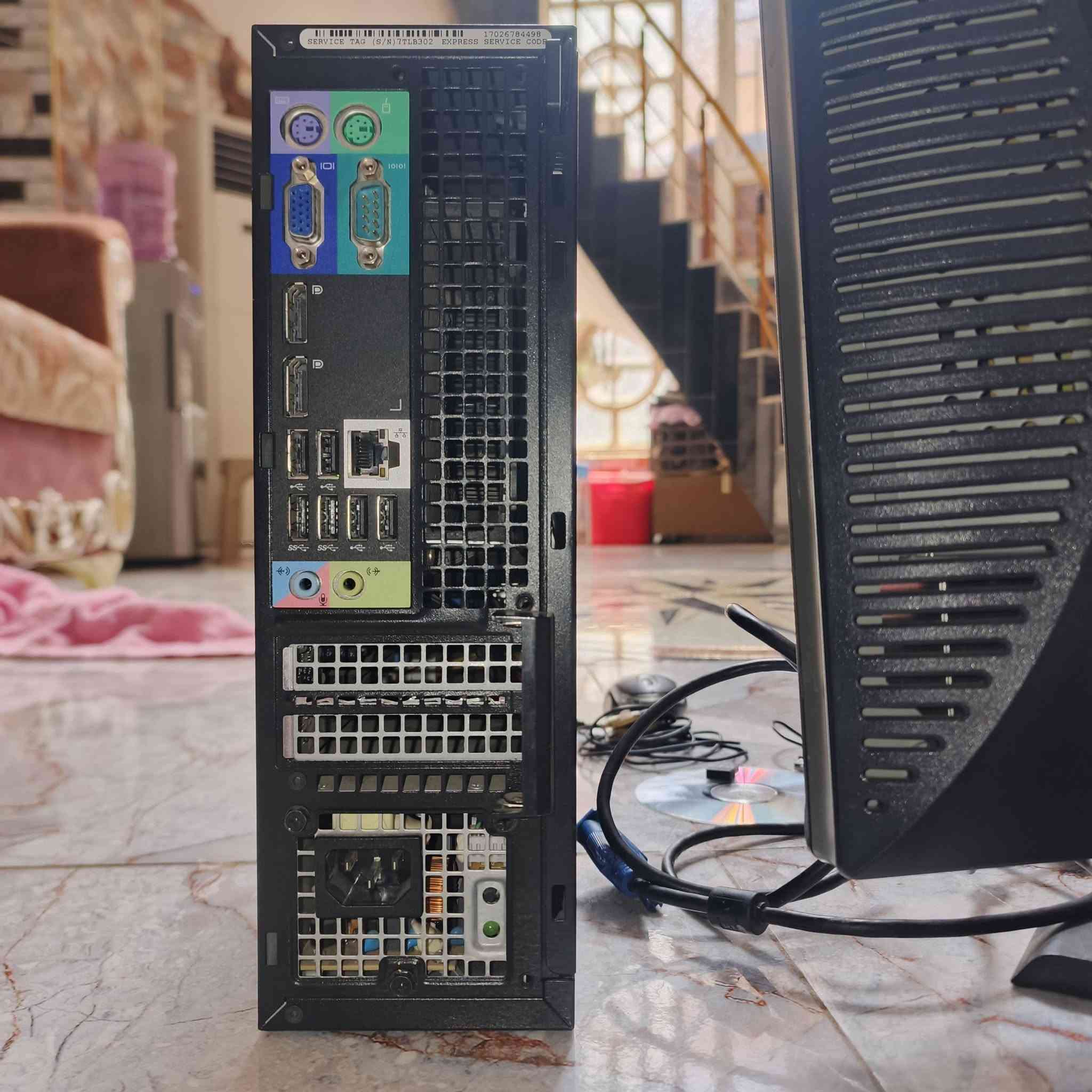 حاسبه Pcللبيع مستعمله شي قليل محدثه وندوز 10 تكدر تنزل بيها اي شي يعجبك ومكفوله من اي عطل او خلل ترجعها عليه ويجي وياها ماوس وكيبورد وسماعه اصليه وكيس وشاشه ووايرات التشغيل
السعر 99الف مكاني الكوت 
*********** هذه رقمي تكدر تتصل علي وبيه وتساب وتكدر تراسلني على الخاص
