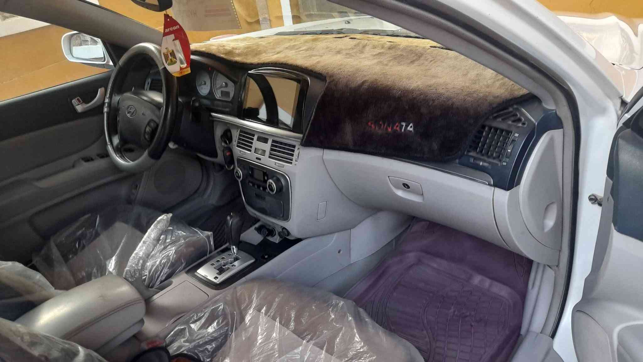 سلام عليكم سوناتا موديل ٦/سته سلندر للبيع فول مواصفات فتحه كشنات كهرباء تحكم ستيرن تخم تاير جديد صدر امامي وخلفي جديد كير ومحرك مكفولات منضومه تبريد🥶 جديدة منضومه زنون سنتر لوك ابواب بنرامه السياره جاهزه من كلشي مصبوغه احزام بدون دواخل رقم بغداد السعر ٨٤ المكان بغداد ابو غريب رقم الهاتف ***********/***********
