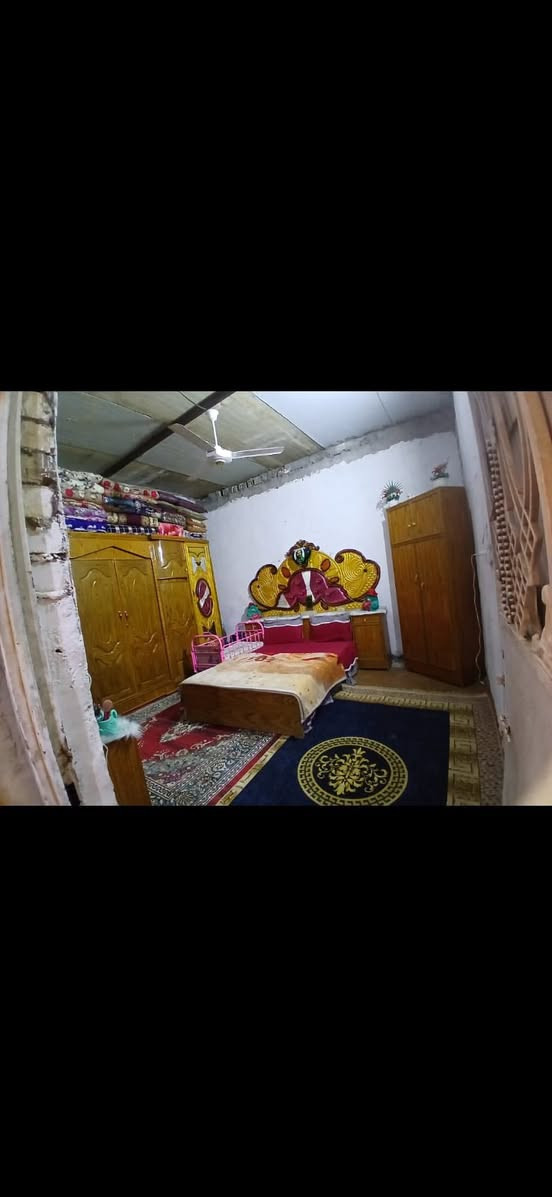 سلام عليكم يا الله بيت للبيع في الكرغولية  قرب جامعة الامام علي على شارع البيت يحتوي على غرفتين وصالة وديوانية صيحات جودة وصحية برى   مساحة 232 سعر مناسب رقم ***********

