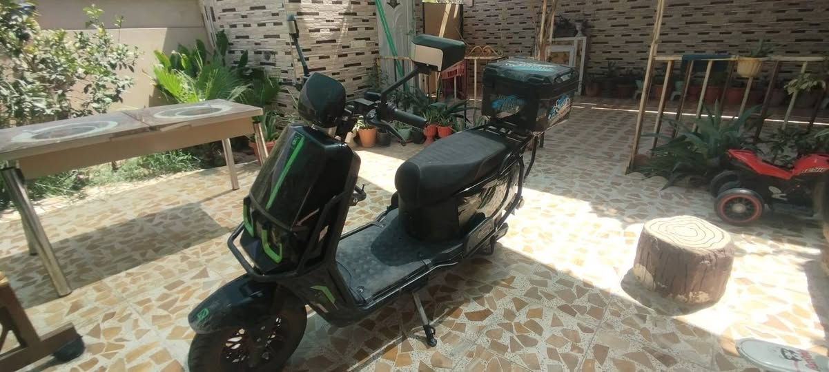 ماطور شحن للبيع
318 اوباما
مدرع حديد بالكامل 
4 نمرات سرعة
السرعة 100 
بطاريات جدد يمشي 60 كيلو 
ماطور نظيف 
للاستفسار
الاتصال 
***********
