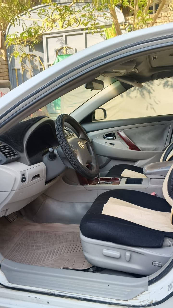 🚗للبيع تيوتا كامري 2009
محرك 4 سلندر 2400 
ماشيه 172KM حقيقي 
كهربائيات محرك كير  بشرط لاتنقيص ولاتبخير ولا ملعوب ب
منظومة تبريد جديده 
شاشة وكامره خلفيه
شواصي ولغود مكفوله  وعليها ادامة كاملة بلكات ونوزلات وحساسات فلاتر غرف احتراق
سيارة بسمي  تحويل شرط ثاني يوم 
غرامة مصفره وهزه وسنويه جديده
عارضها 86 وبيها مجال بسيط 
مكان سياره بغداد الرصافه
 ***********
