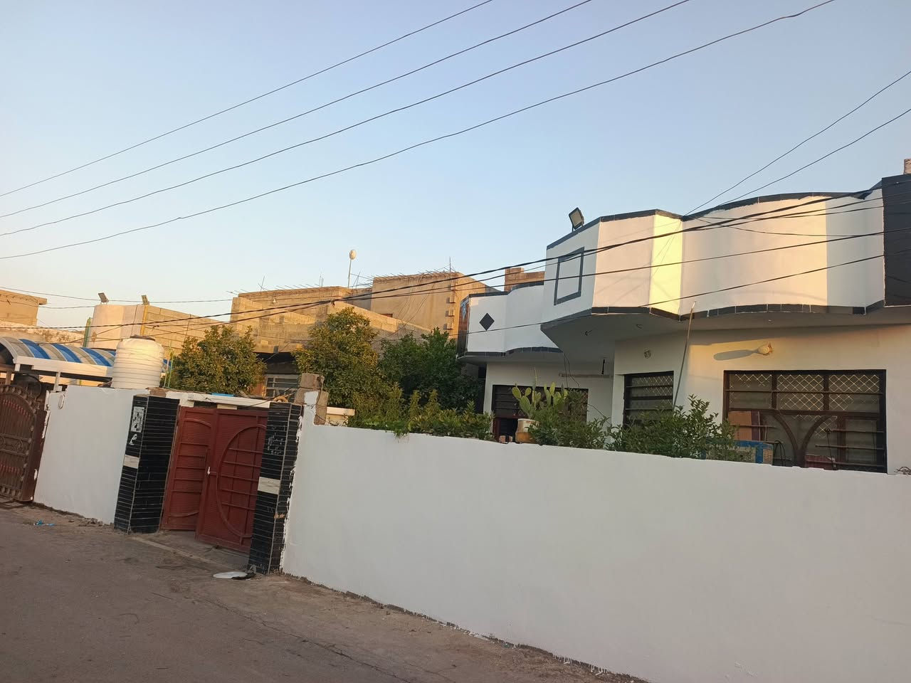 بيت البيع بحي المصطفى المساحه 250 متر تبليط مجاري خدمات فول الاستفسار اتصل وتدلل ***********
