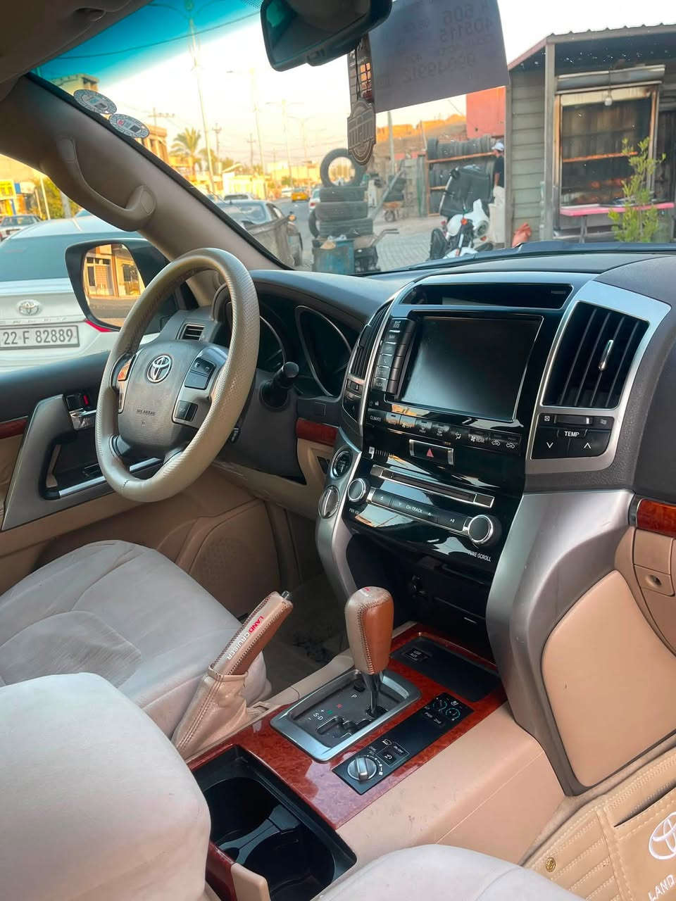 لاندكروز 2013 VXR فول مواصفات
محرك 4600

ماشية 18000 كم

كفاله عامه 

مواصفات لكزز  معروفه

رقم اربيل مكان سياره صلاح الدين 

سياره كلها على بلاد كير مكينه شرط 

مكلف بالنشر 

السعر 370وبيها مجال 

الاتصال على الرقم ***********
