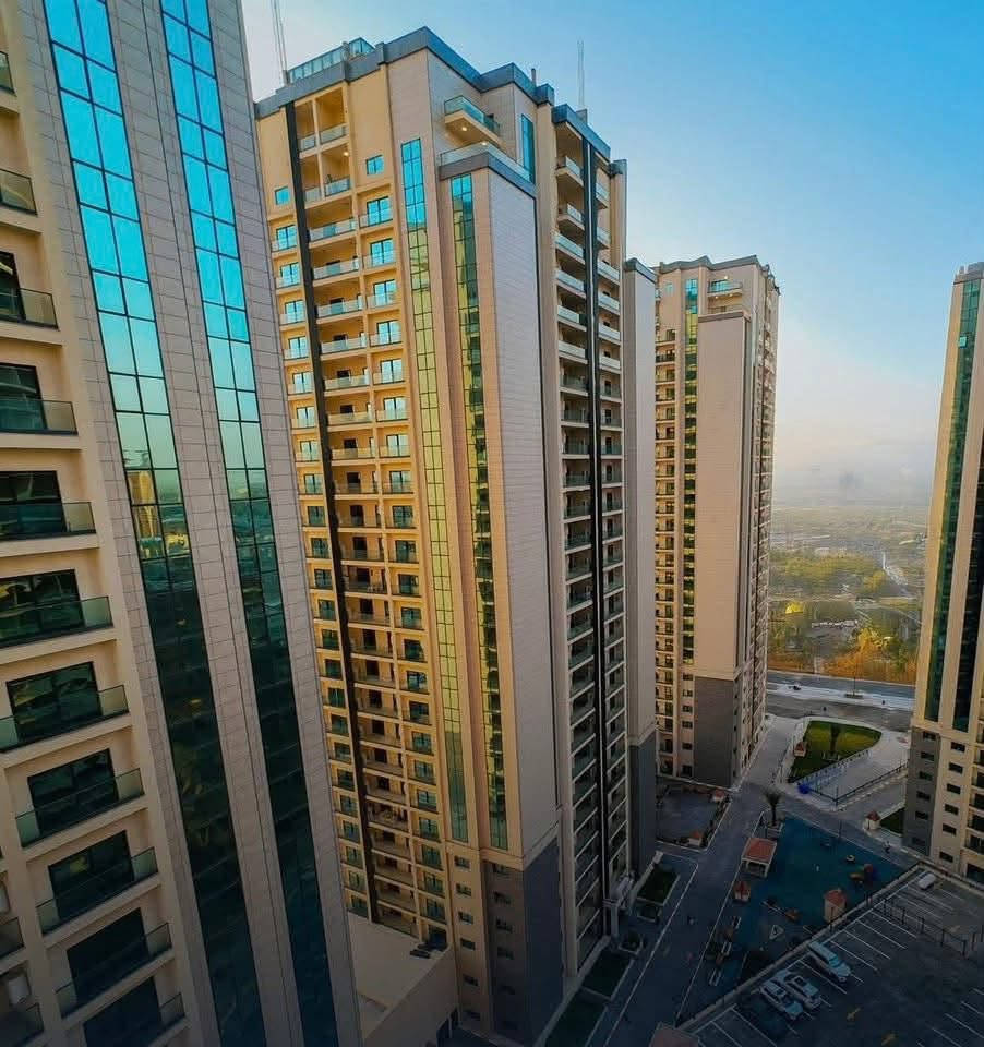 عرض بيع مميز

🏠 شقة للبيع داخل مشروع رويال سيتي

📍 البناية: 10 حصراً
🏢 الطابق: 28
📐 المساحة: 215 م²
🌆 إطلالة ممتازة جداً
🔑 استلام قريب جداً

✨ شقة مميزة بموقع وطابق وإطلالة رائعة، مناسبة للسكن والاستثمار.

📞 للمهتمين الجادين، التواصل على الخاص لمعرفة السعر والتفاصيل.
***********
