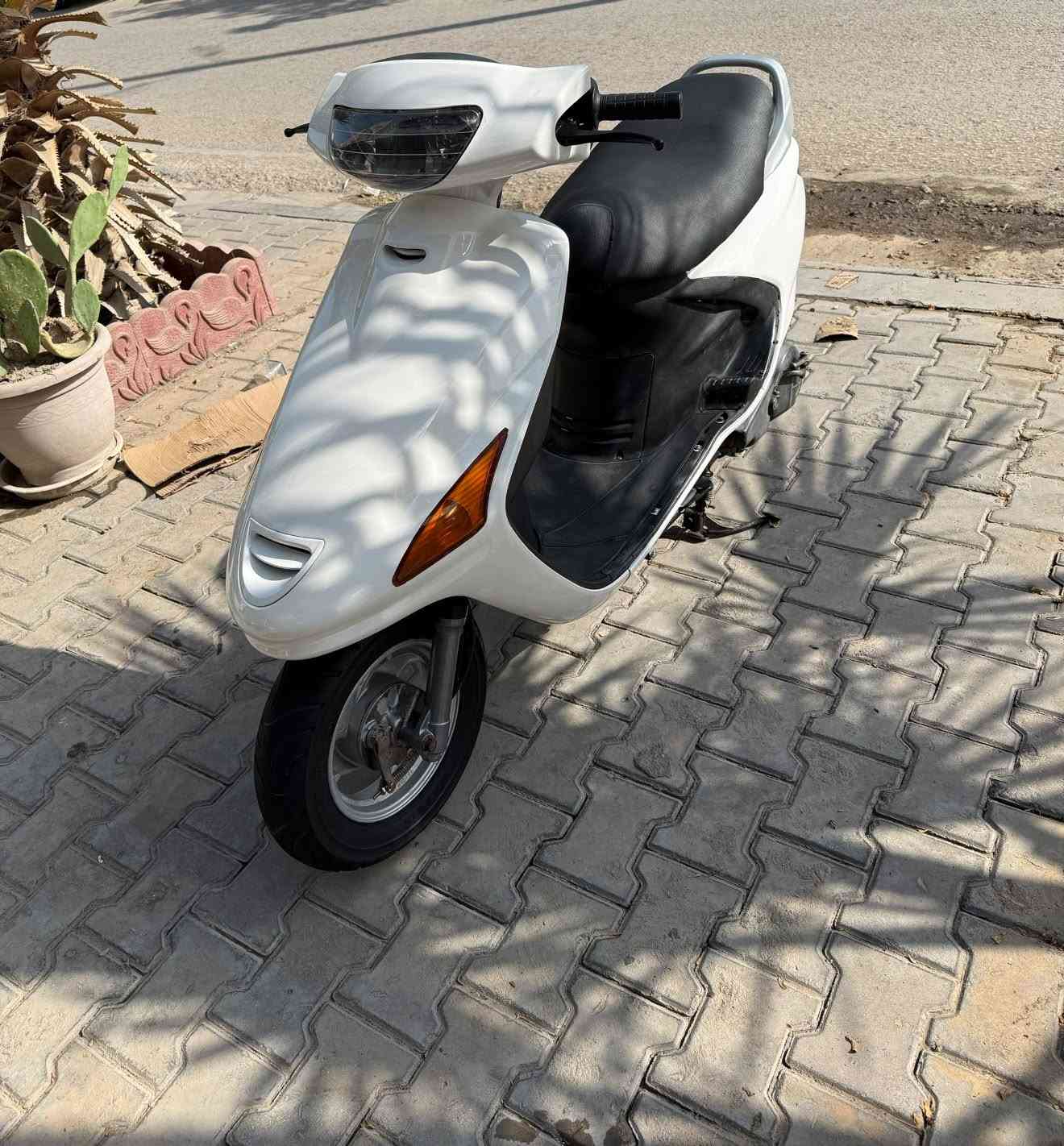 فراشه • نثيه • مكينه مامفتوحه